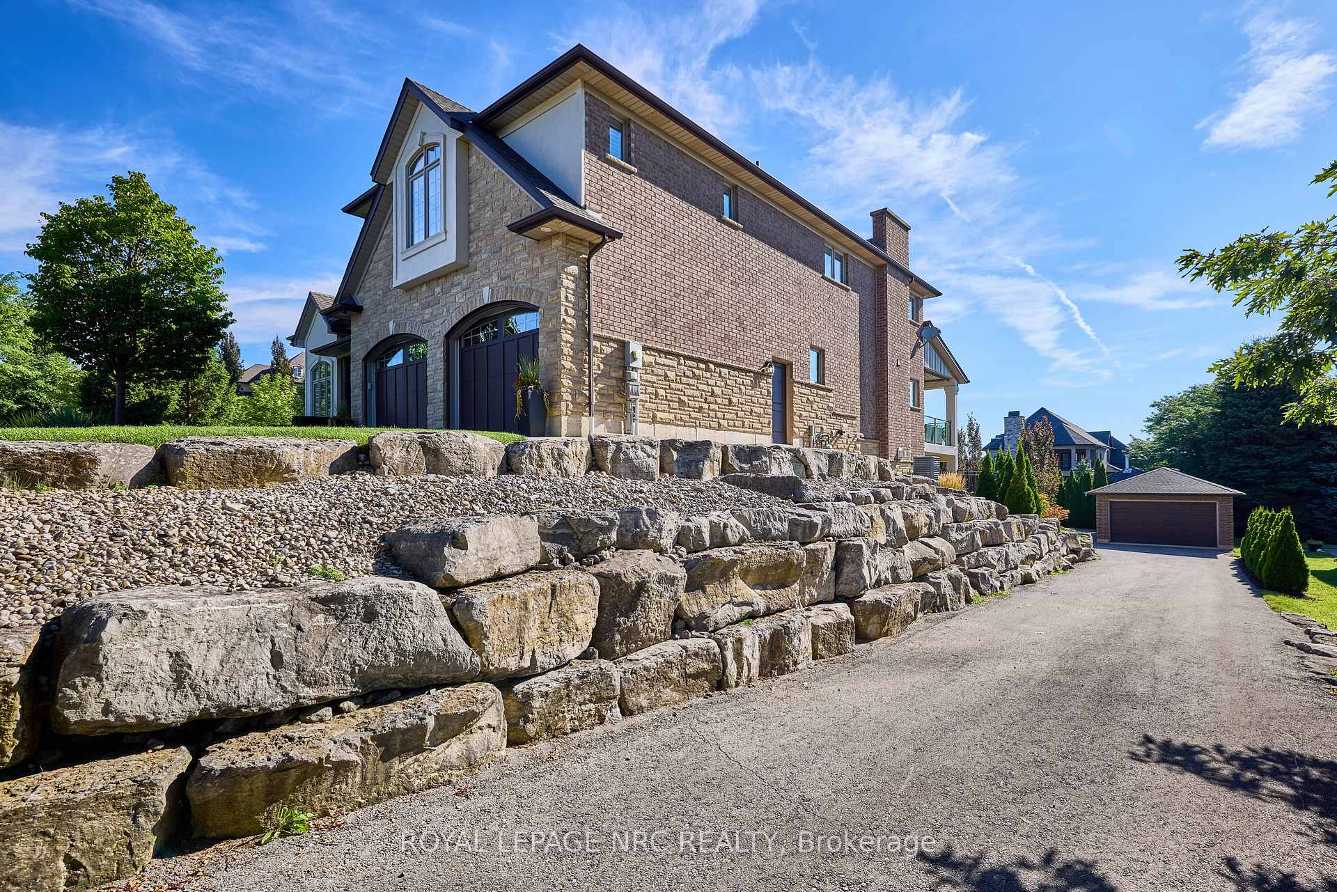 Photo 16 of 34 Marlene Stewart Drive, Pelham, Fonthill — HOMEH