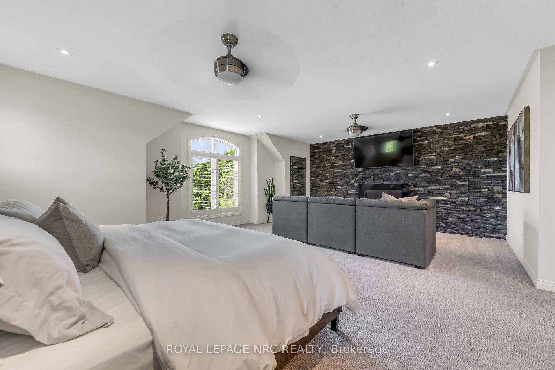 Photo 34 of 34 Marlene Stewart Drive, Pelham, Fonthill — HOMEH