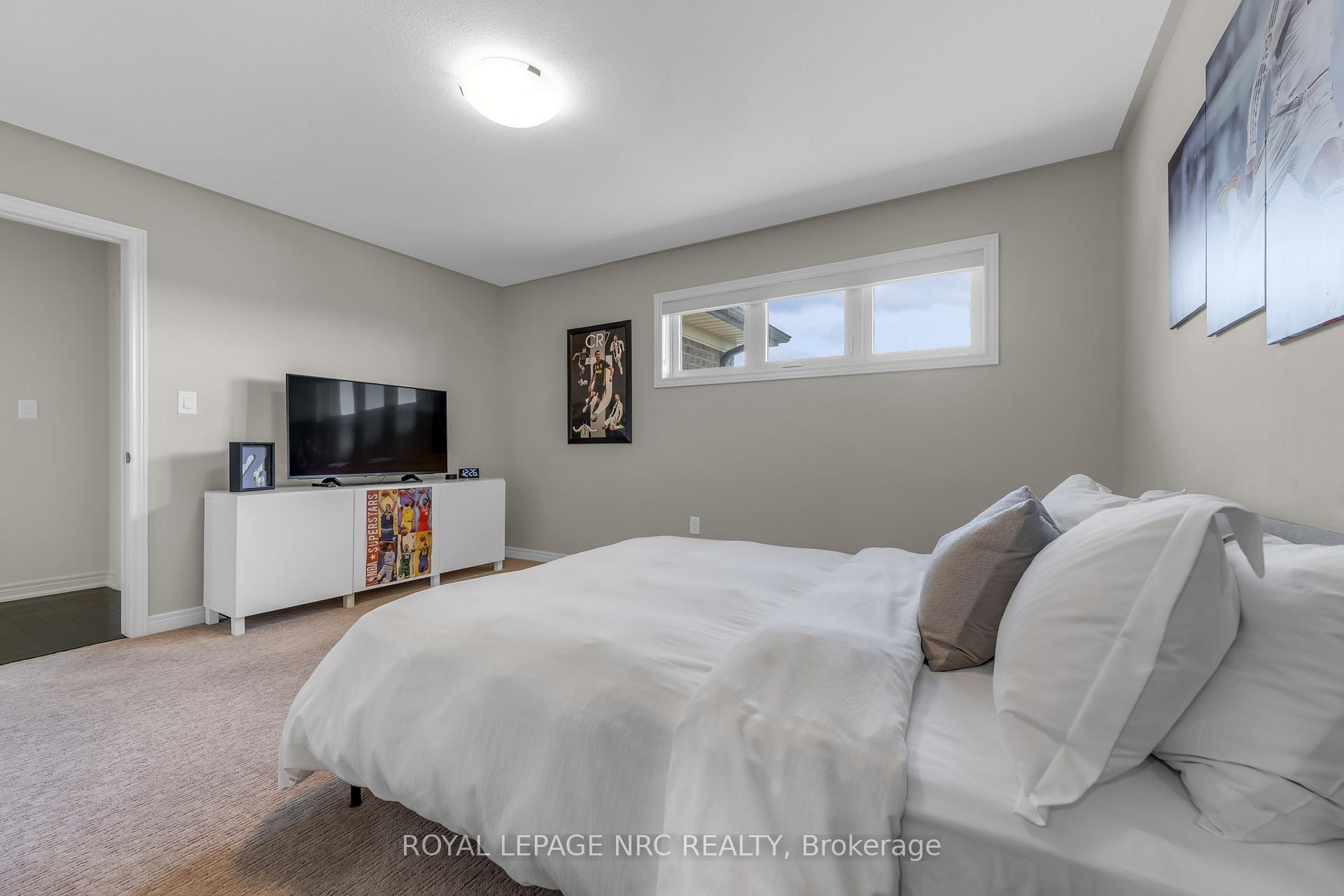 Photo 40 of 34 Marlene Stewart Drive, Pelham, Fonthill — HOMEH