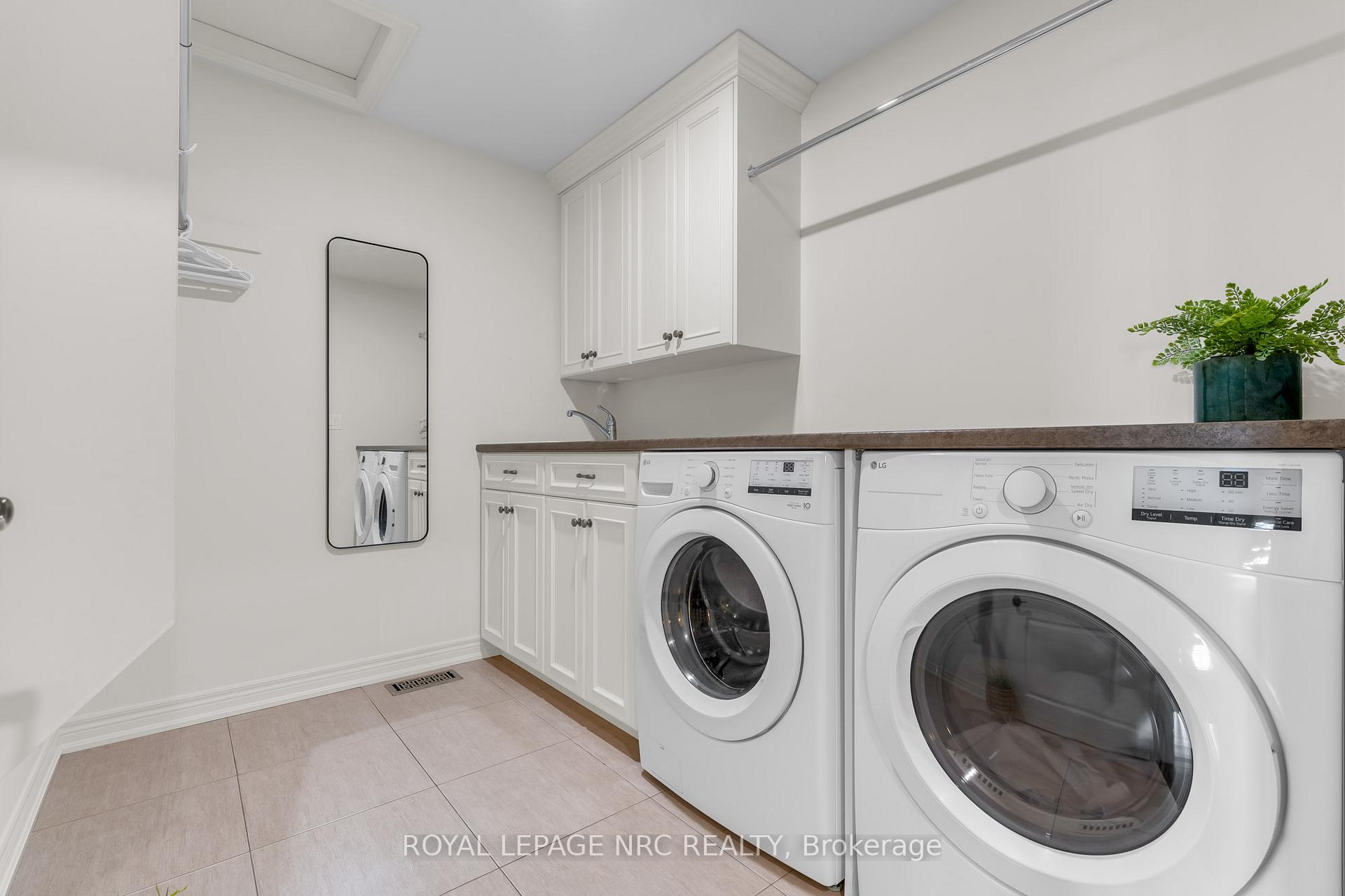 Photo 46 of 34 Marlene Stewart Drive, Pelham, Fonthill — HOMEH