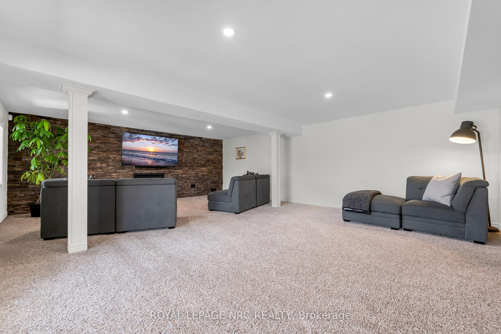 Photo 49 of 34 Marlene Stewart Drive, Pelham, Fonthill — HOMEH