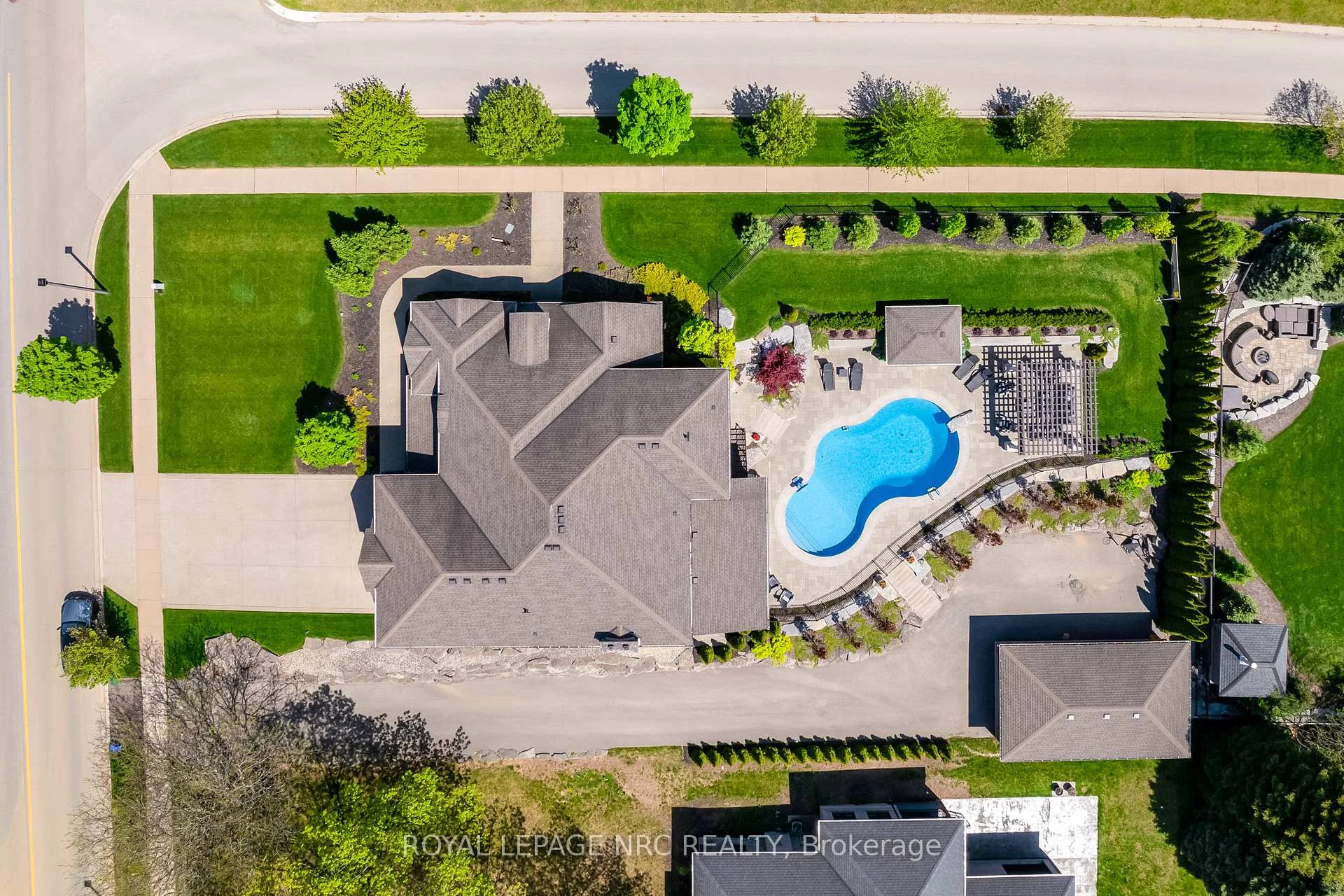 Photo 8 of 34 Marlene Stewart Drive, Pelham, Fonthill — HOMEH