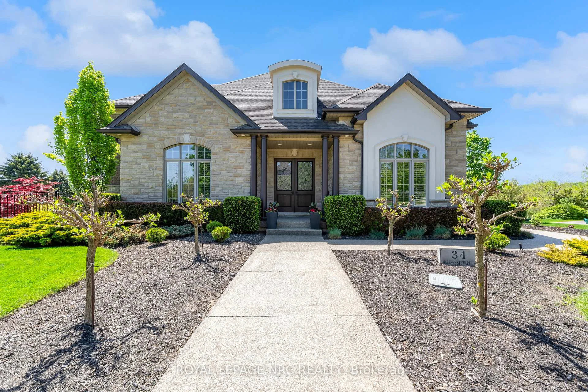 Photo 15 of 34 Marlene Stewart Drive, Pelham, Fonthill — HOMEH