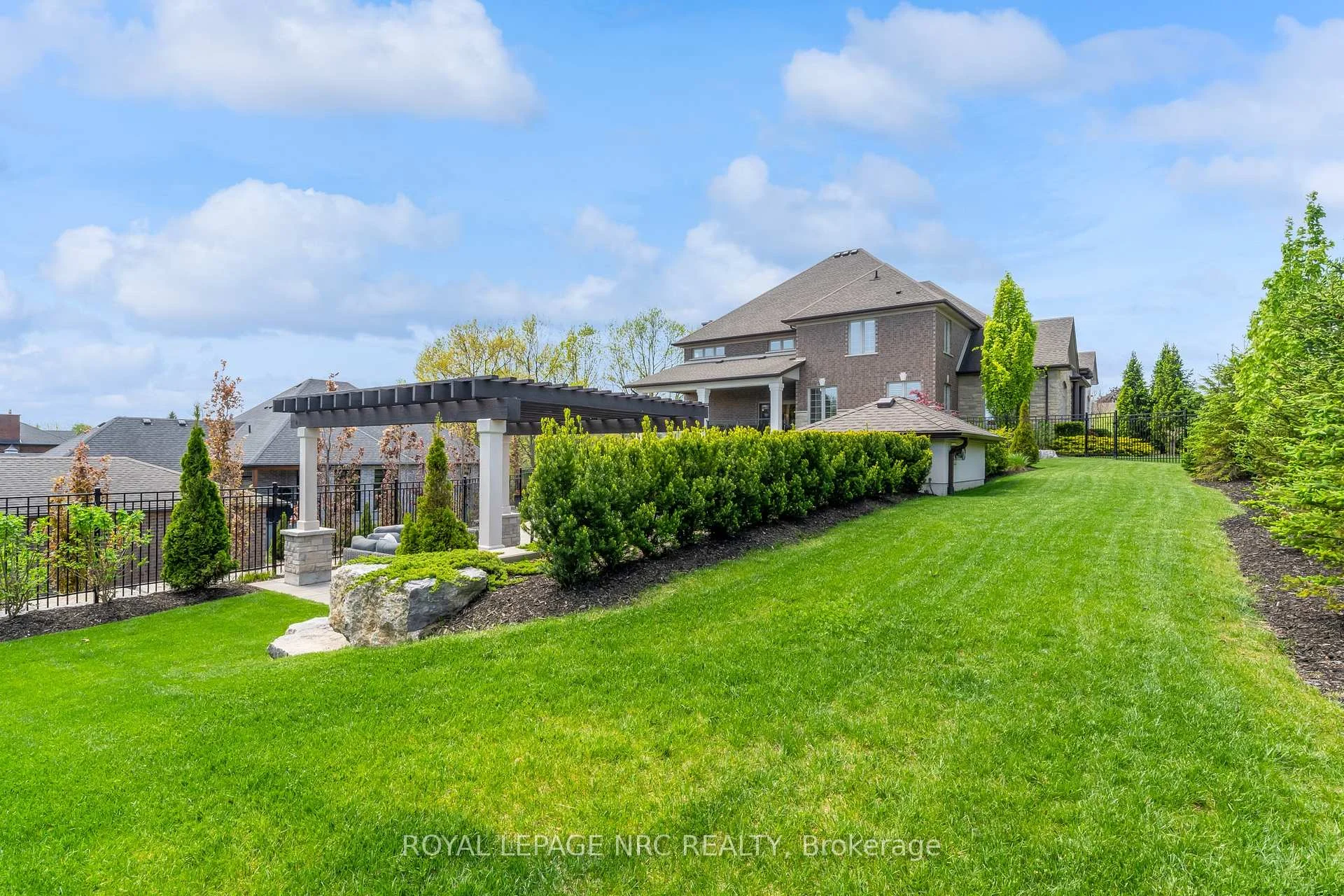 Photo 58 of 34 Marlene Stewart Drive, Pelham, Fonthill — HOMEH