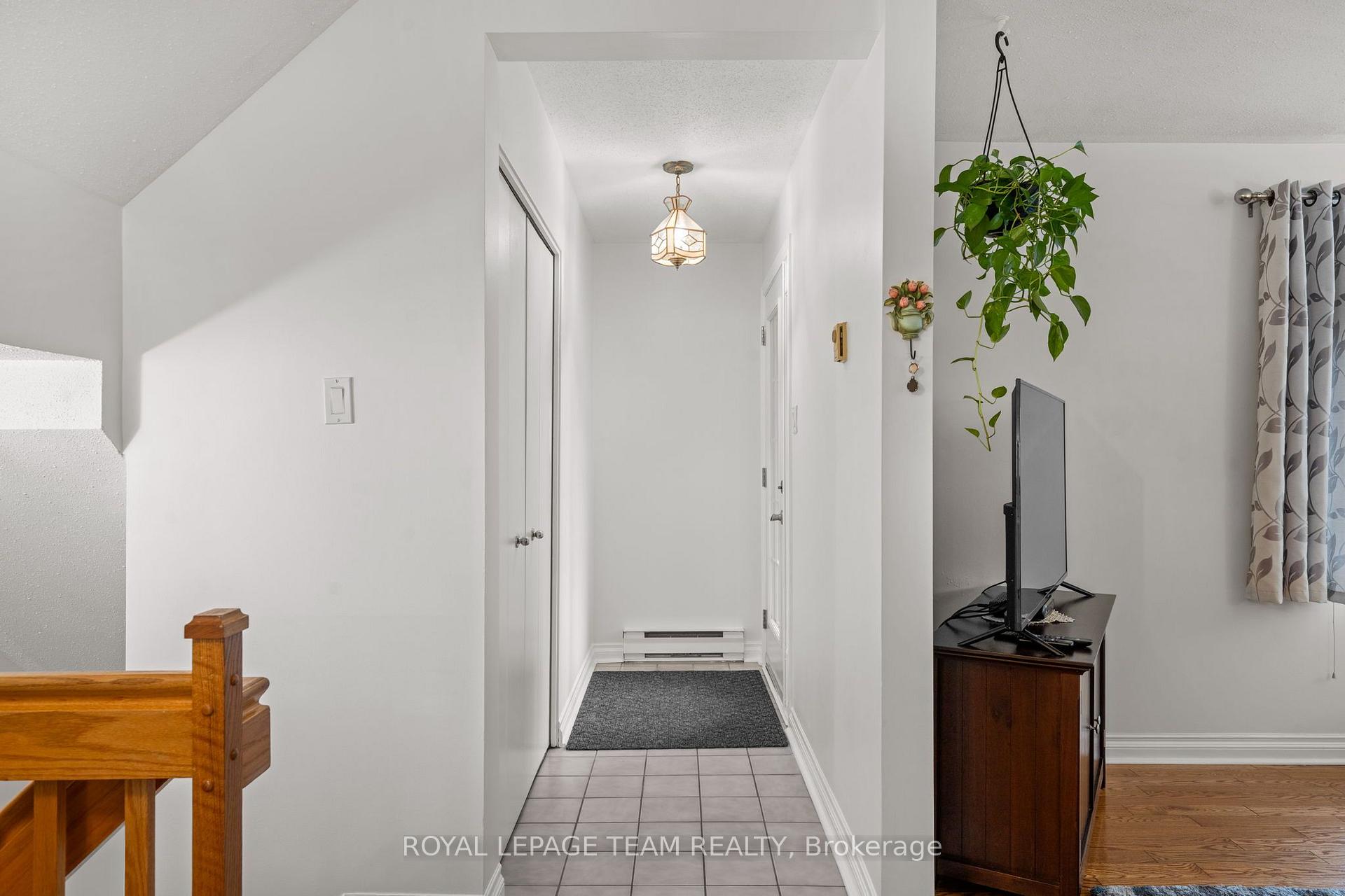Photo 4 of Unit 12, 12-2 Stonebank Crescent, Ottawa, Westcliffe Estates — HOMEH