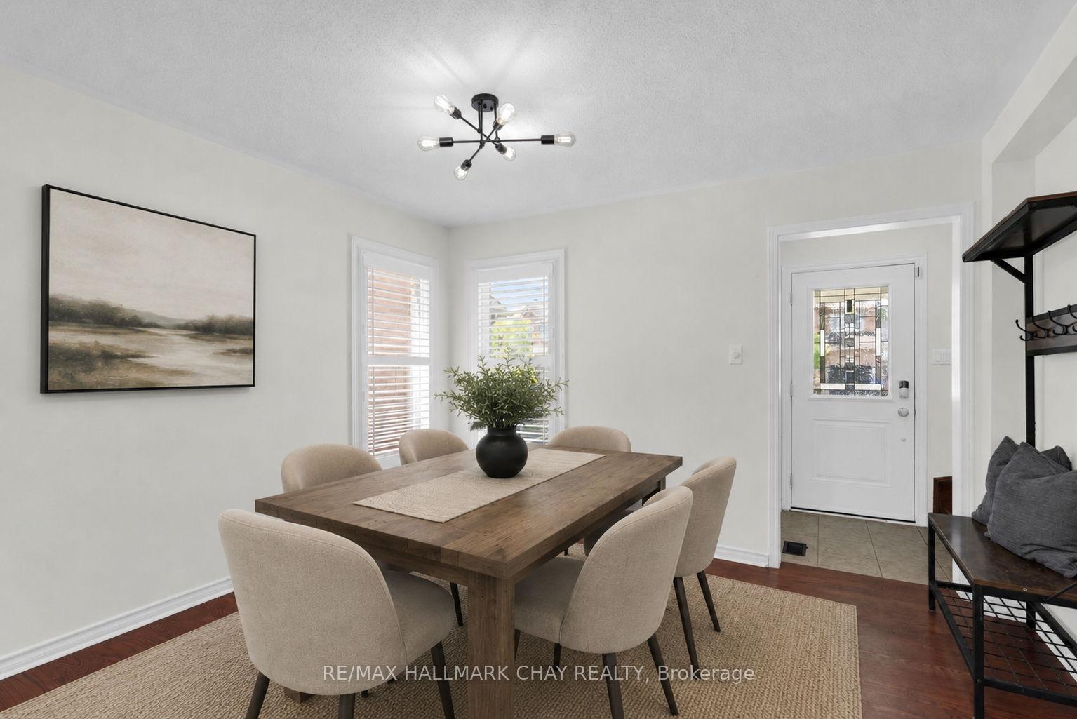 Photo 8 of 19 Callander Crescent, New Tecumseth, Alliston — HOMEH