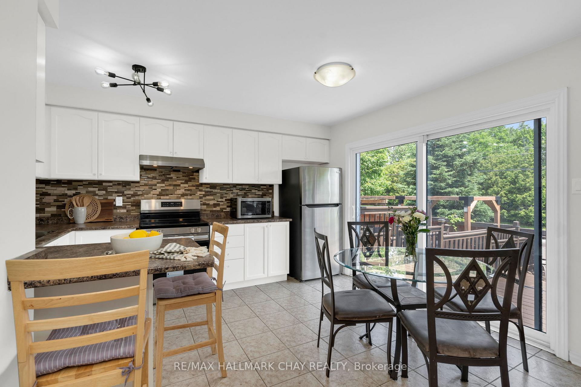 Photo 15 of 19 Callander Crescent, New Tecumseth, Alliston — HOMEH