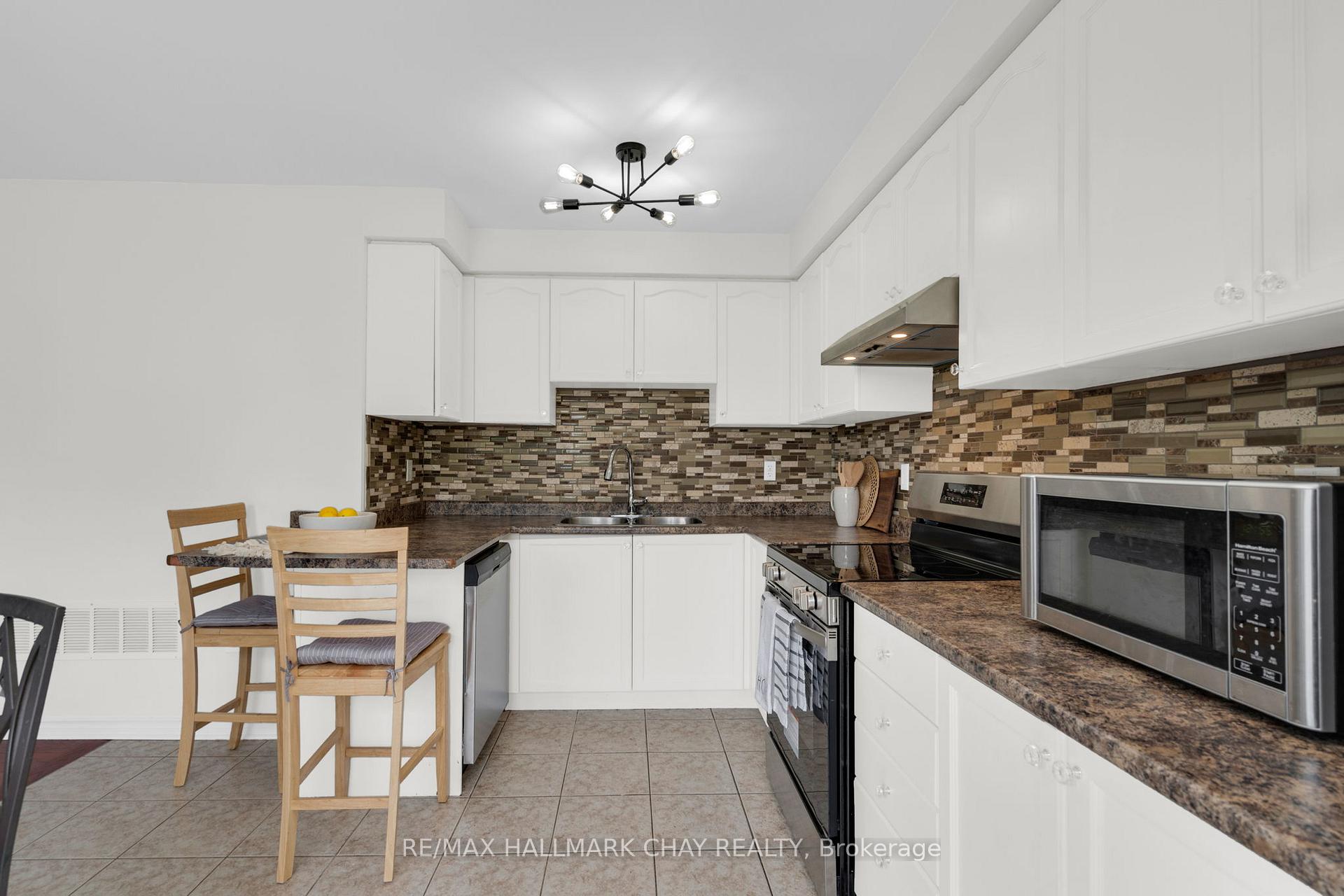 Photo 17 of 19 Callander Crescent, New Tecumseth, Alliston — HOMEH