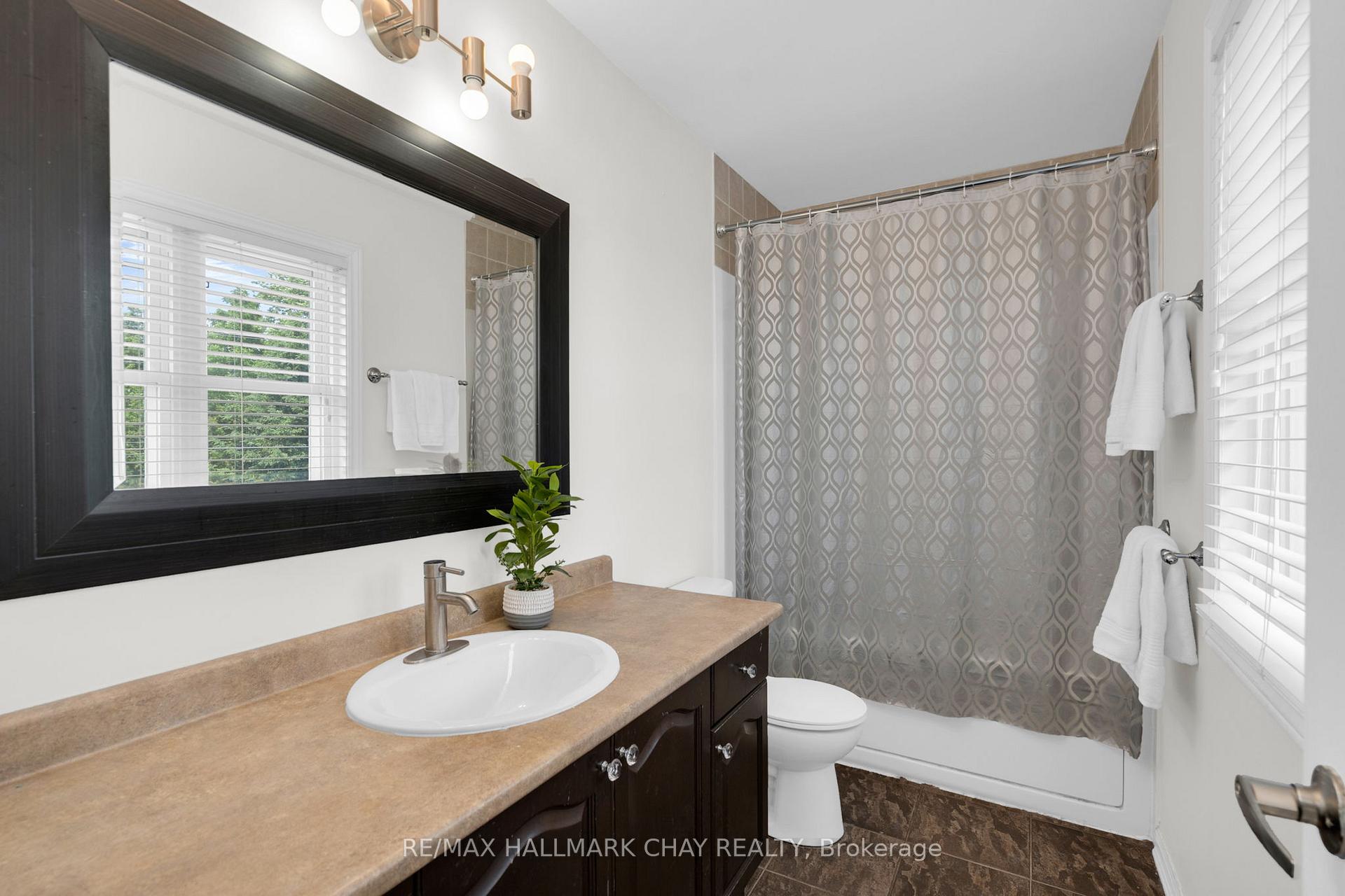 Photo 23 of 19 Callander Crescent, New Tecumseth, Alliston — HOMEH