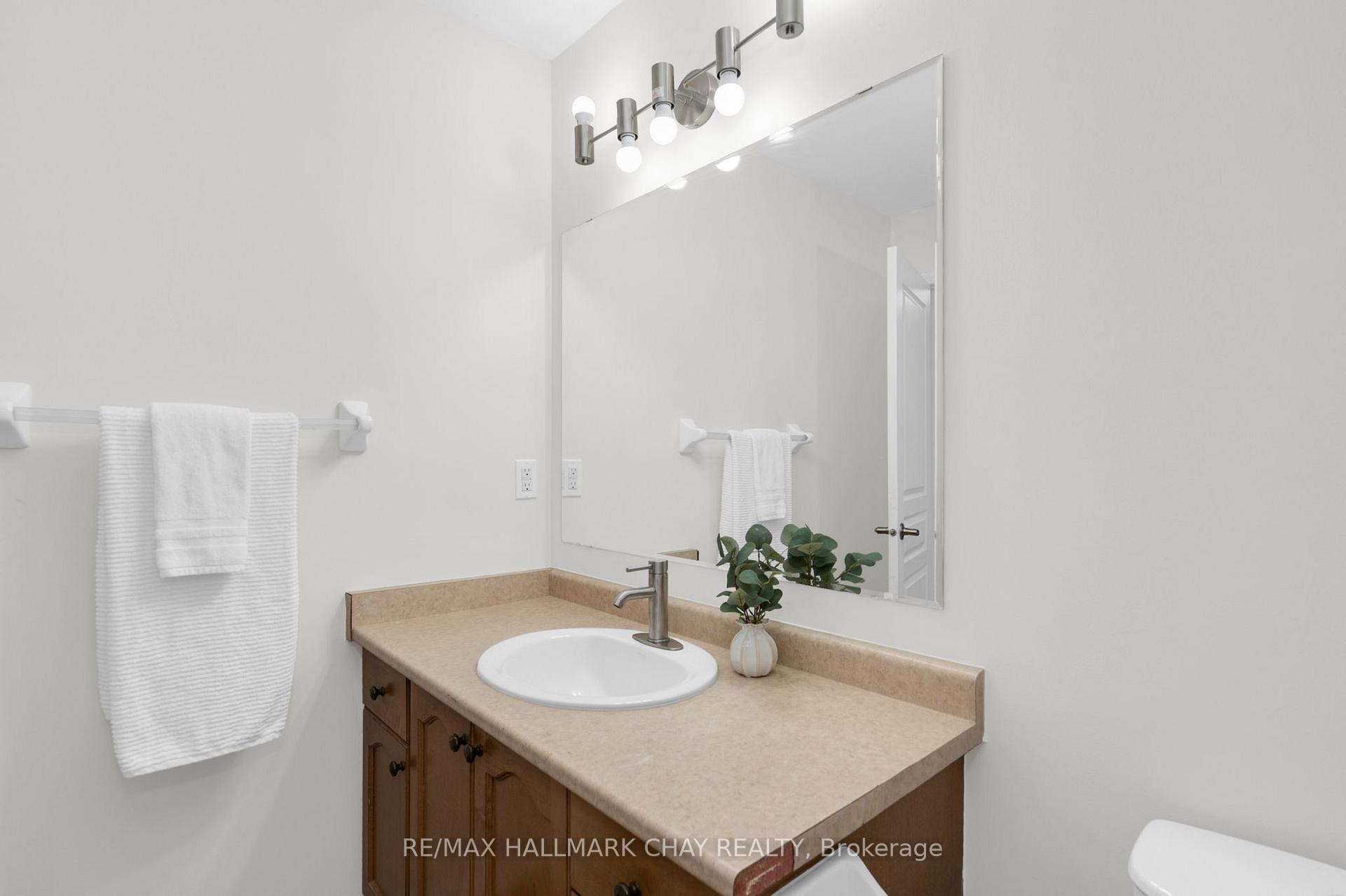 Photo 24 of 19 Callander Crescent, New Tecumseth, Alliston — HOMEH