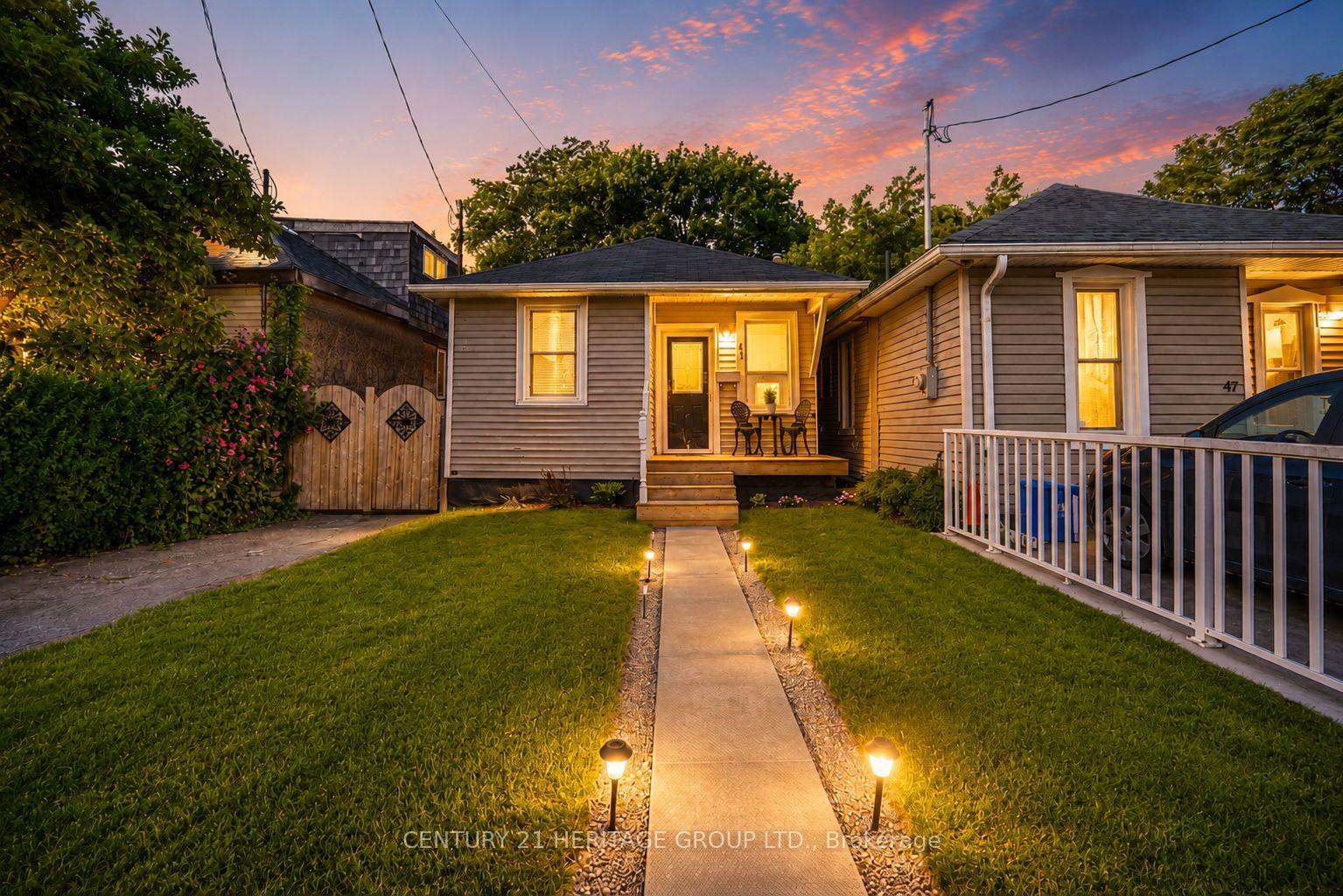 Photo 2 of 41 Biggar Avenue, Hamilton, North End — HOMEH