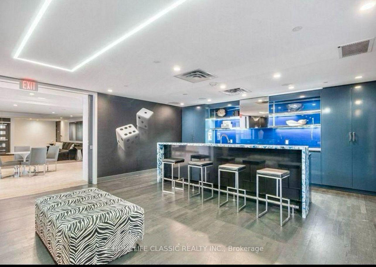 Photo 14 of Unit 813, 9471 Yonge Street, Richmond Hill, Observatory — HOMEH