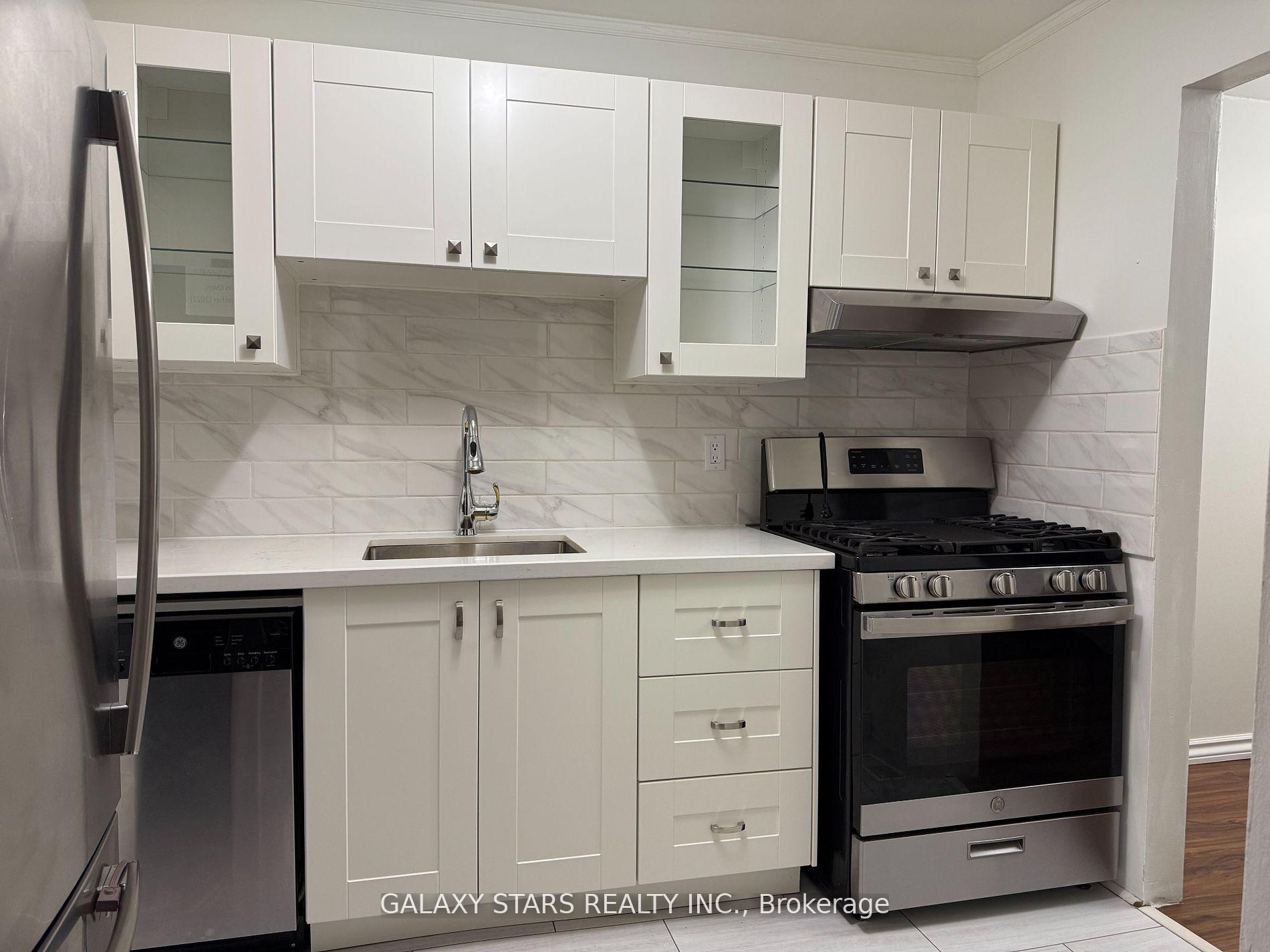 Photo 7 of 18 Norris Way, Markham, Thornhill — HOMEH