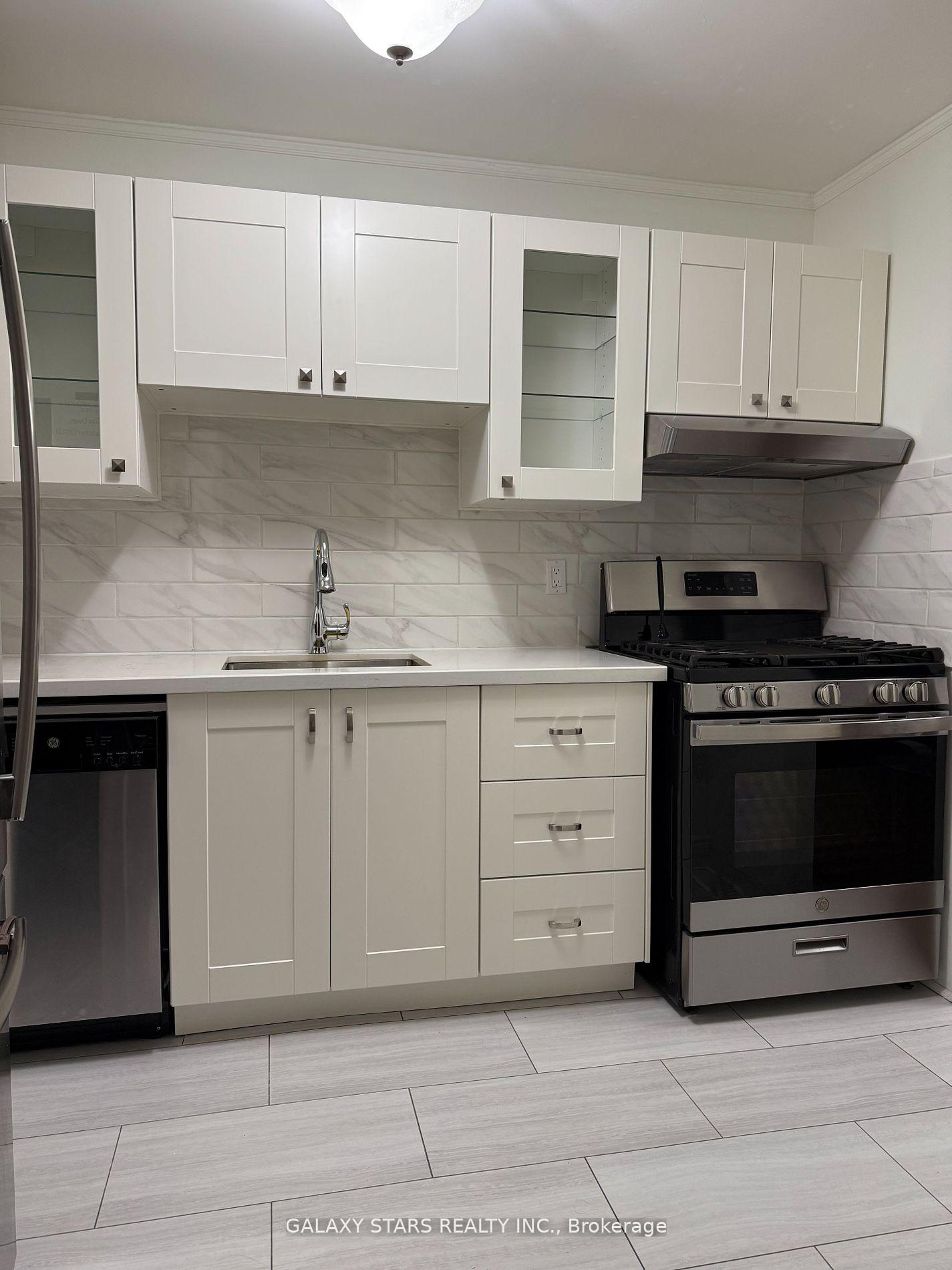 Photo 8 of 18 Norris Way, Markham, Thornhill — HOMEH