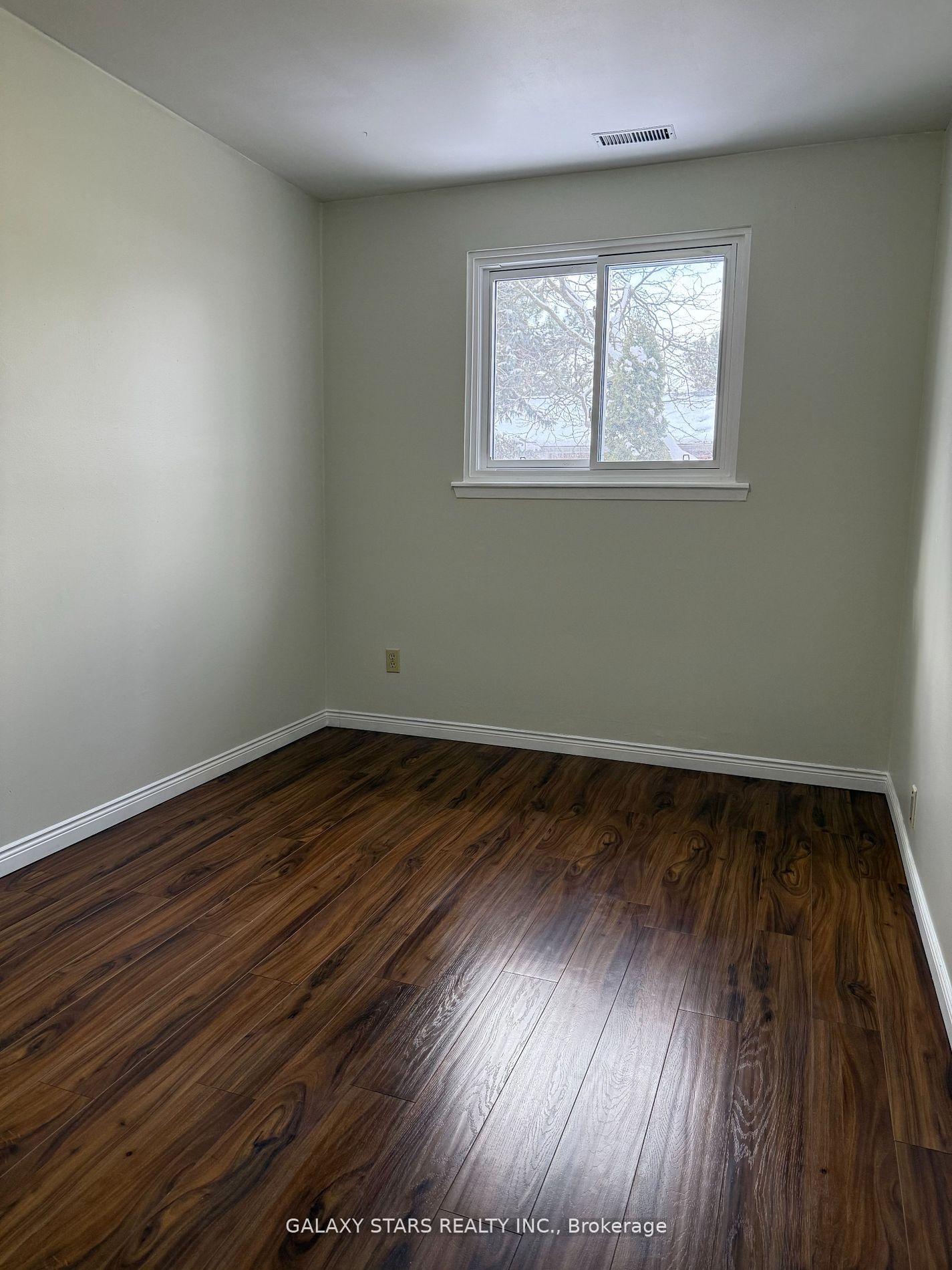 Photo 18 of 18 Norris Way, Markham, Thornhill — HOMEH