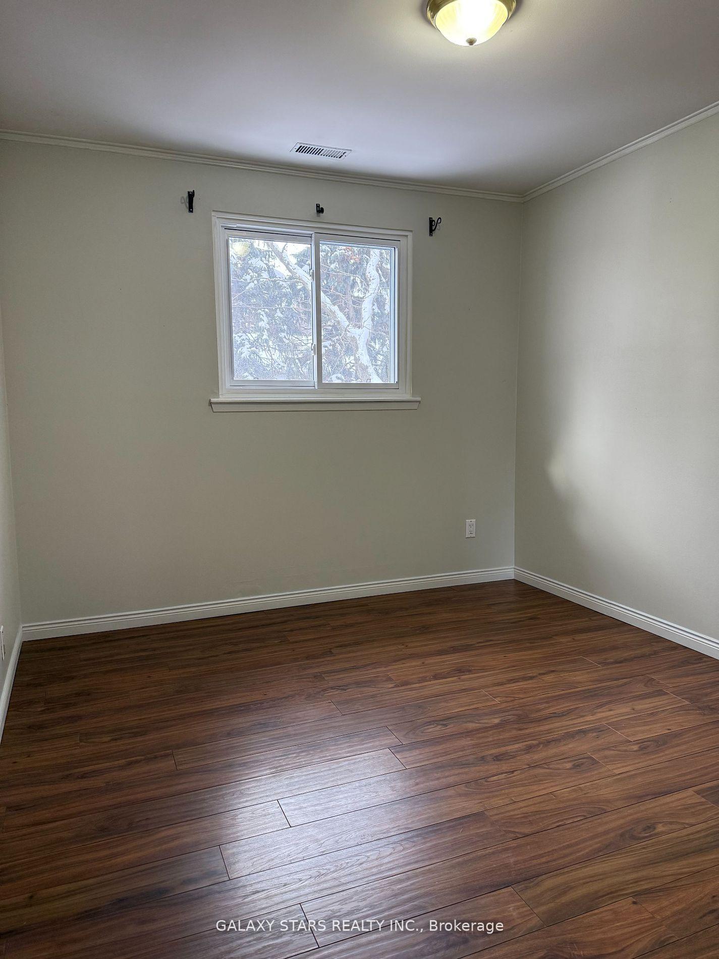 Photo 19 of 18 Norris Way, Markham, Thornhill — HOMEH