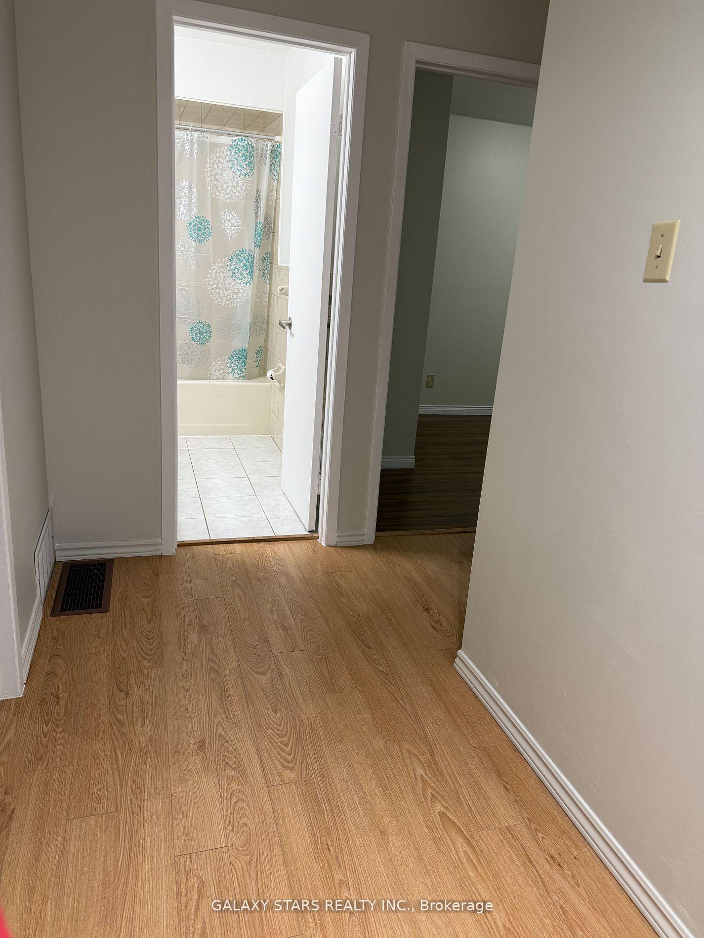Photo 24 of 18 Norris Way, Markham, Thornhill — HOMEH