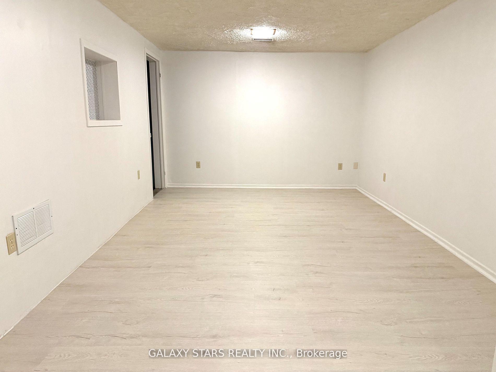 Photo 30 of 18 Norris Way, Markham, Thornhill — HOMEH