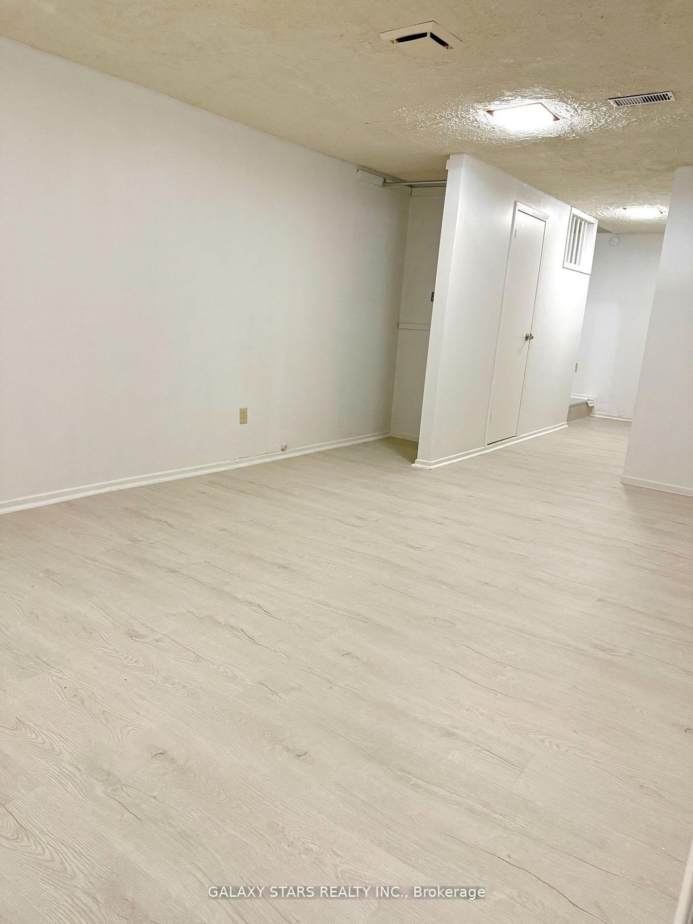 Photo 33 of 18 Norris Way, Markham, Thornhill — HOMEH