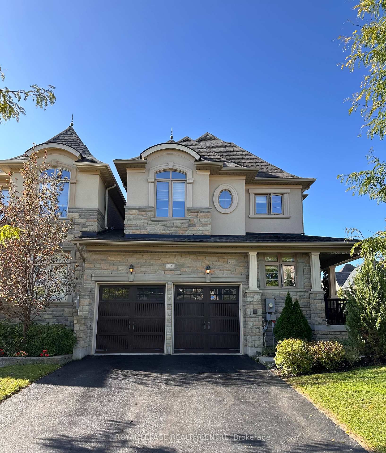 Photo 3 of 17 Bri Way, King, King City — HOMEH