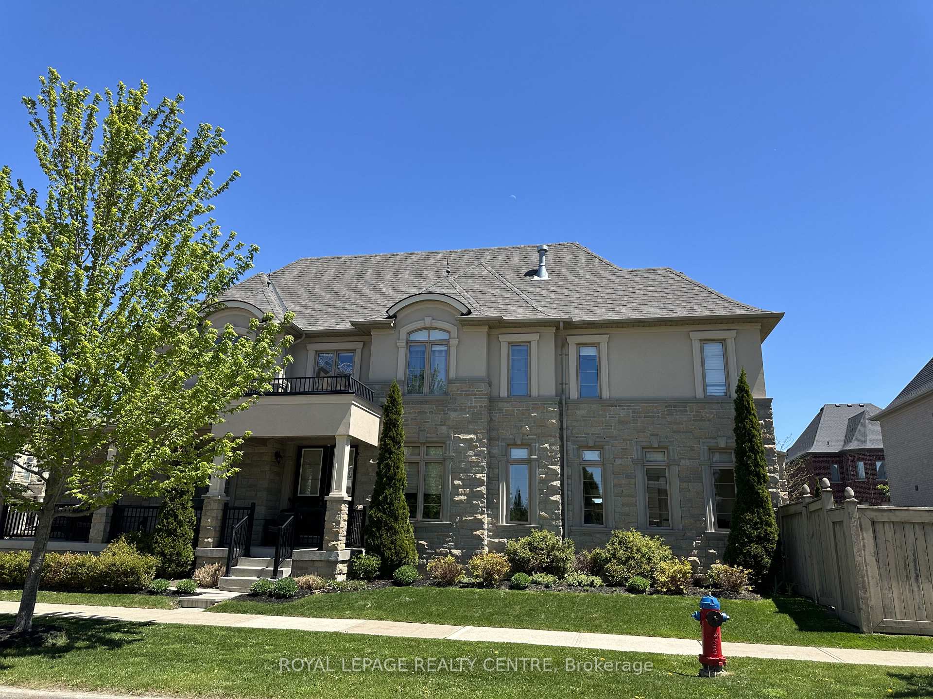 Photo 4 of 17 Bri Way, King, King City — HOMEH
