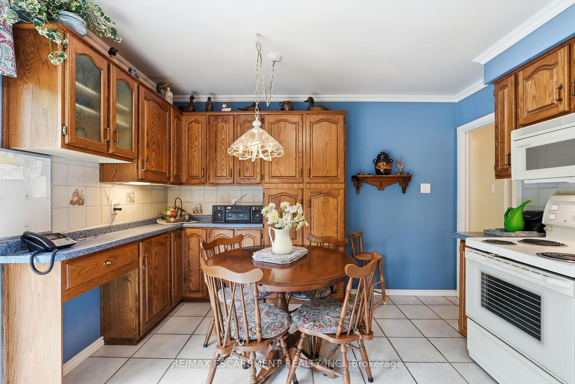 Photo 11 of 8553 Guelph Line, Milton, Campbellville — HOMEH