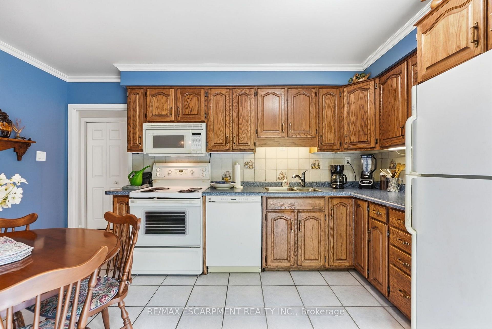 Photo 12 of 8553 Guelph Line, Milton, Campbellville — HOMEH
