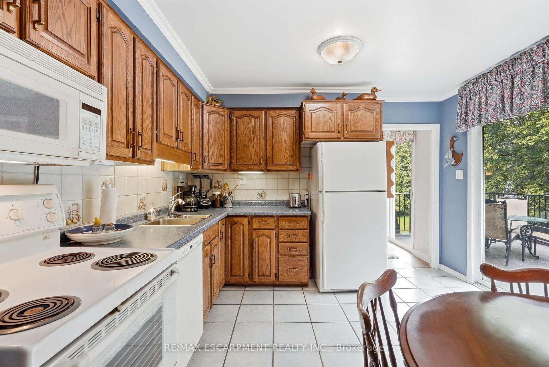 Photo 13 of 8553 Guelph Line, Milton, Campbellville — HOMEH