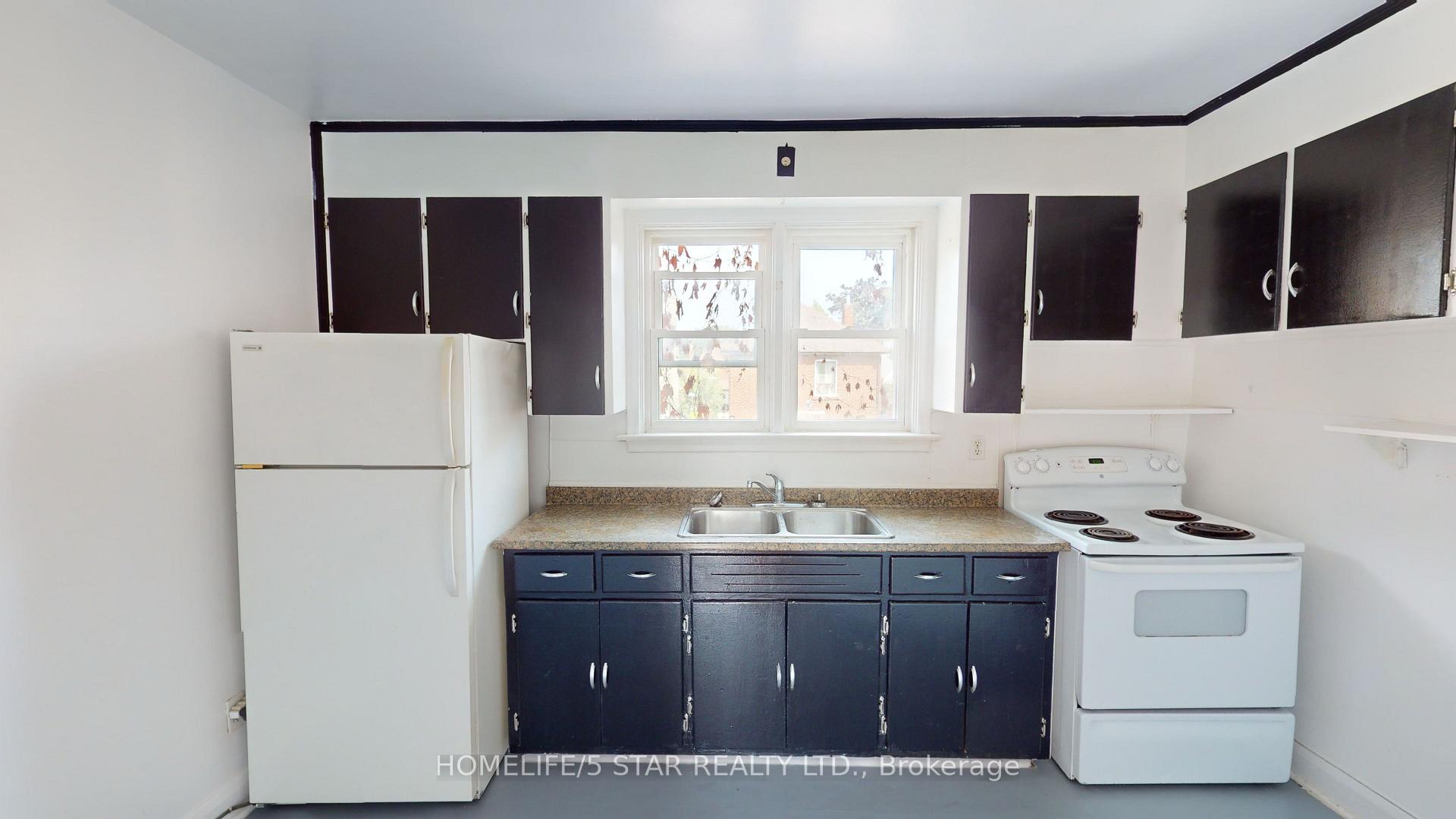 Photo 3 of 49 Earlsdale Avenue, Toronto, Oakwood Village — HOMEH