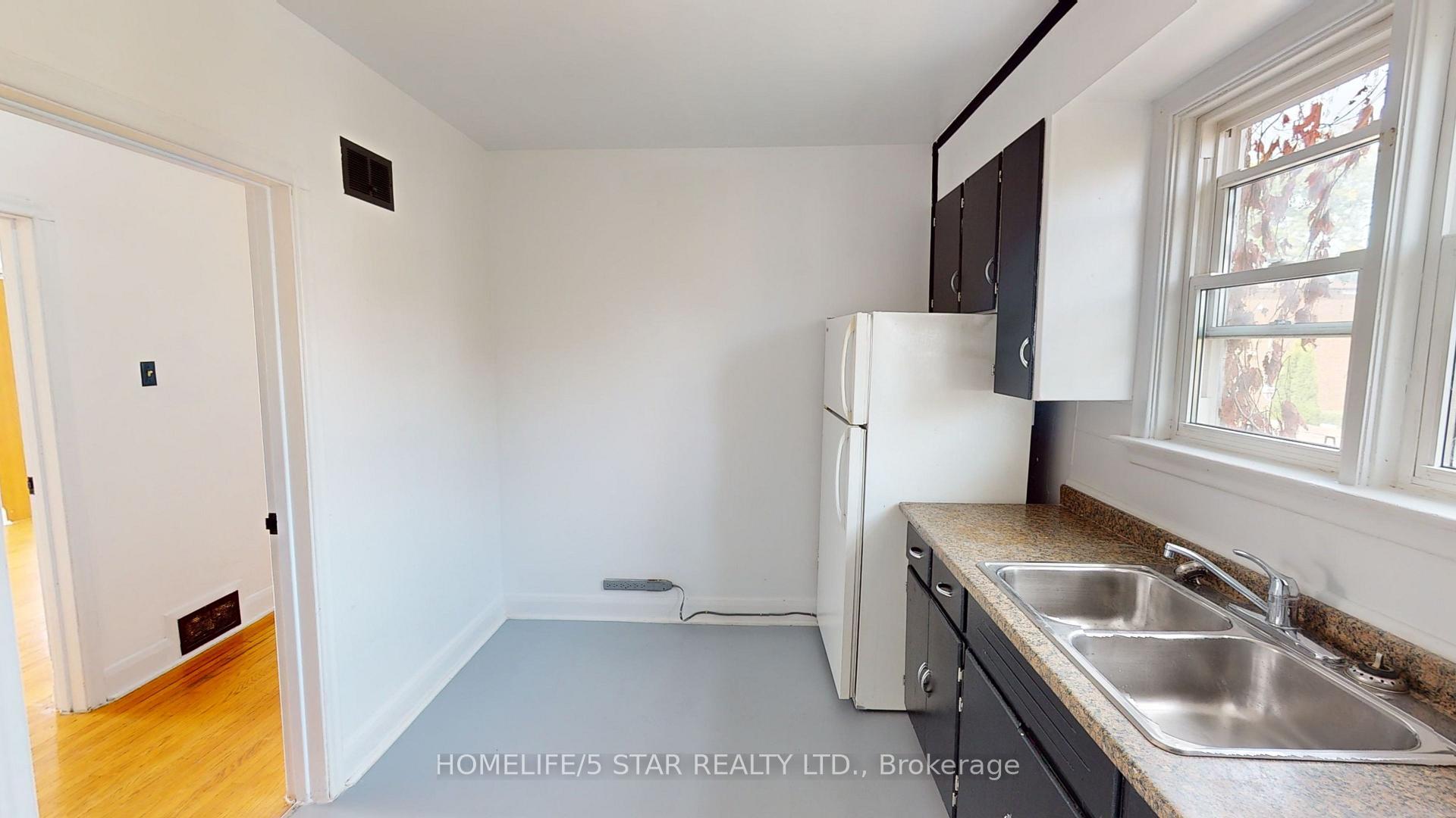 Photo 4 of 49 Earlsdale Avenue, Toronto, Oakwood Village — HOMEH