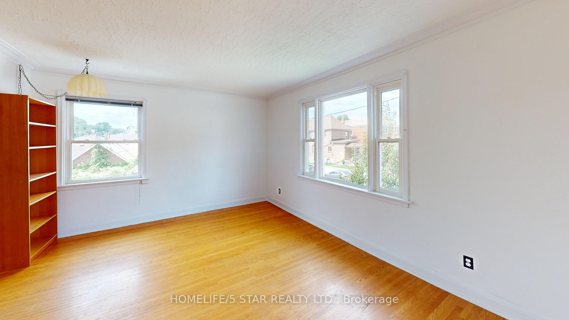 Photo 6 of 49 Earlsdale Avenue, Toronto, Oakwood Village — HOMEH