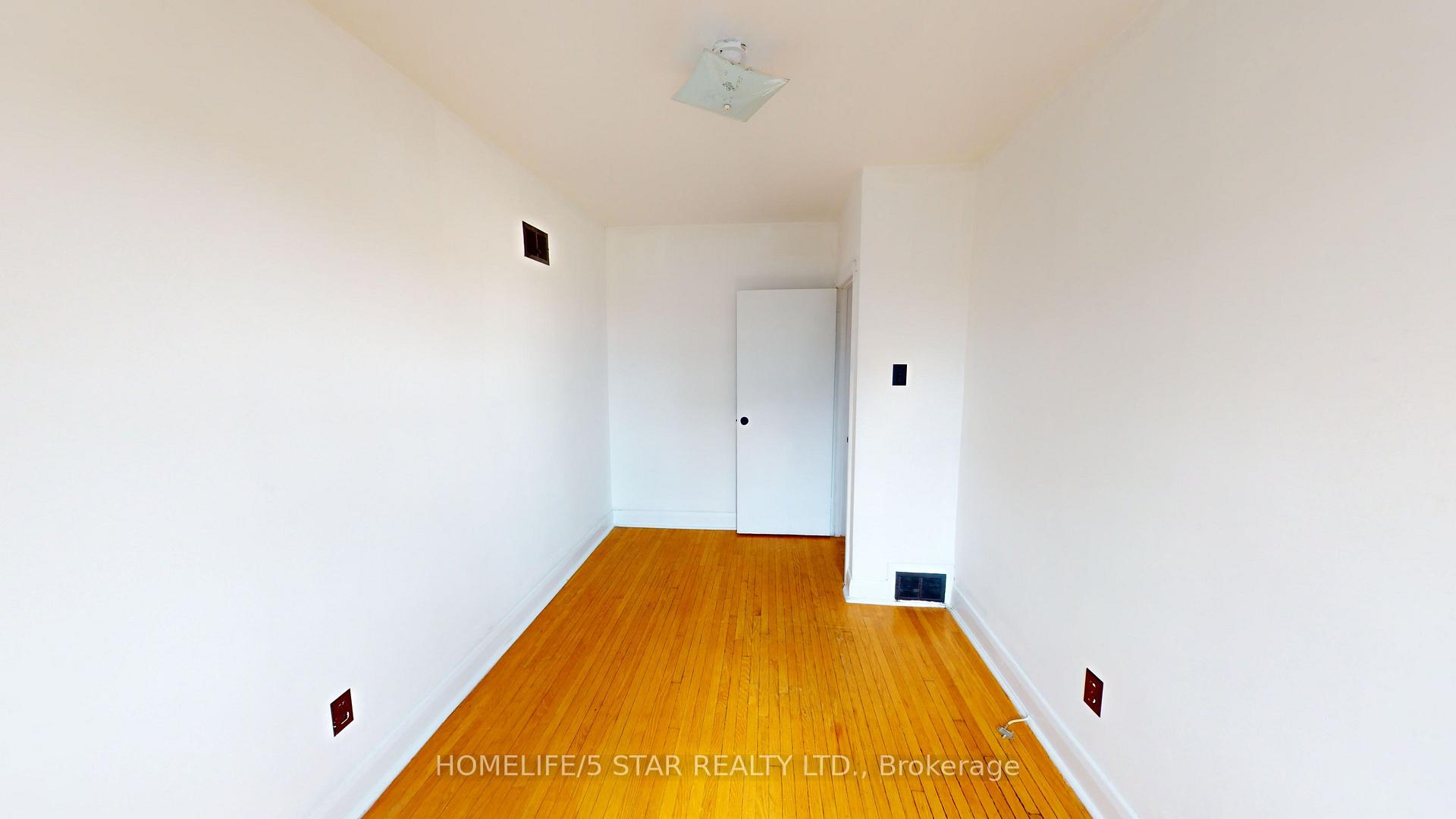 Photo 16 of 49 Earlsdale Avenue, Toronto, Oakwood Village — HOMEH