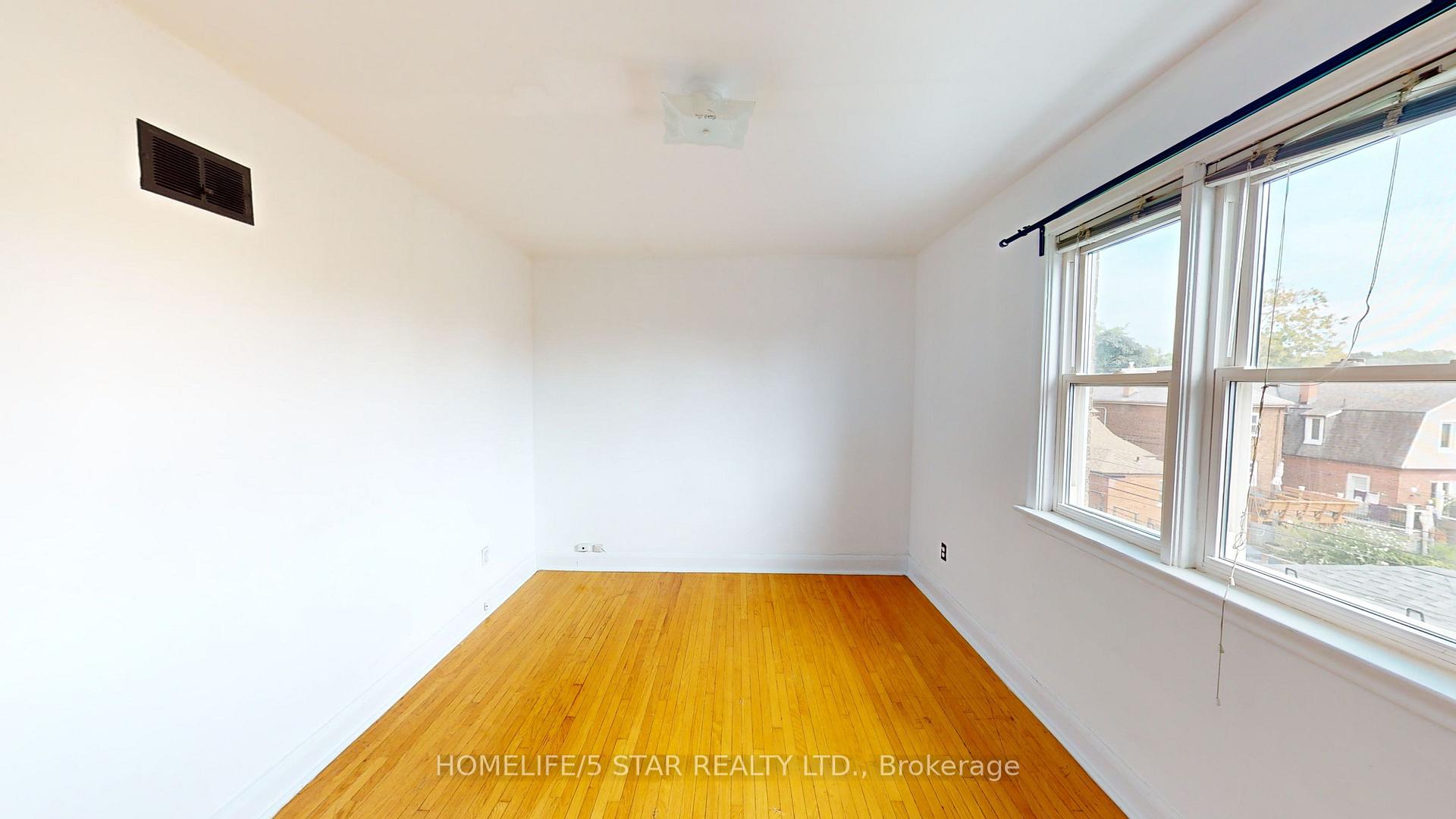 Photo 19 of 49 Earlsdale Avenue, Toronto, Oakwood Village — HOMEH