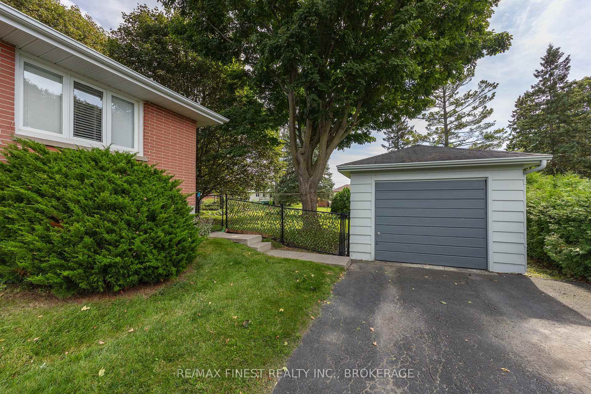 Photo 5 of 721 Front Road, Kingston, City Southwest — HOMEH