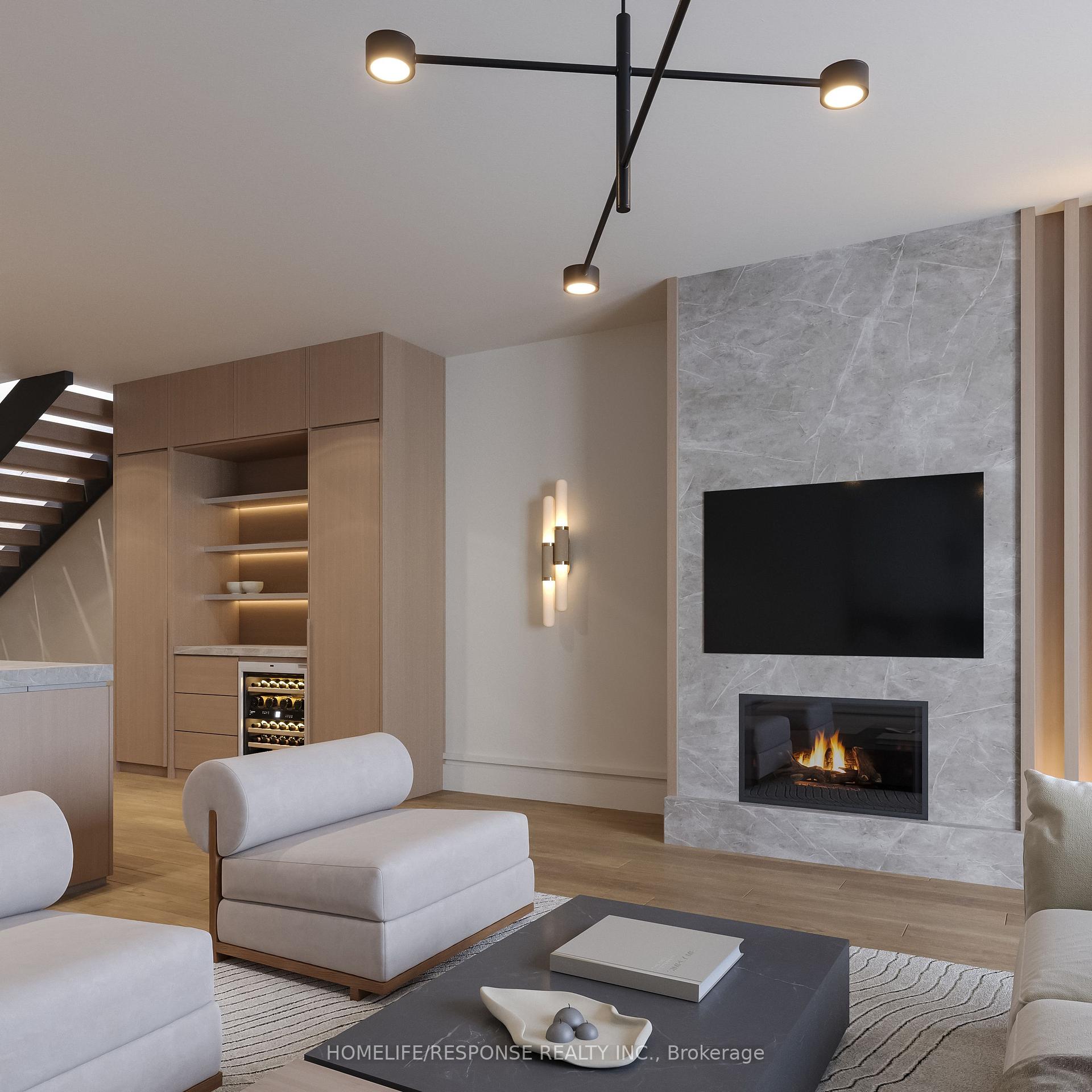 Photo 4 of 41 Pine Avenue N, Mississauga, Port Credit — HOMEH