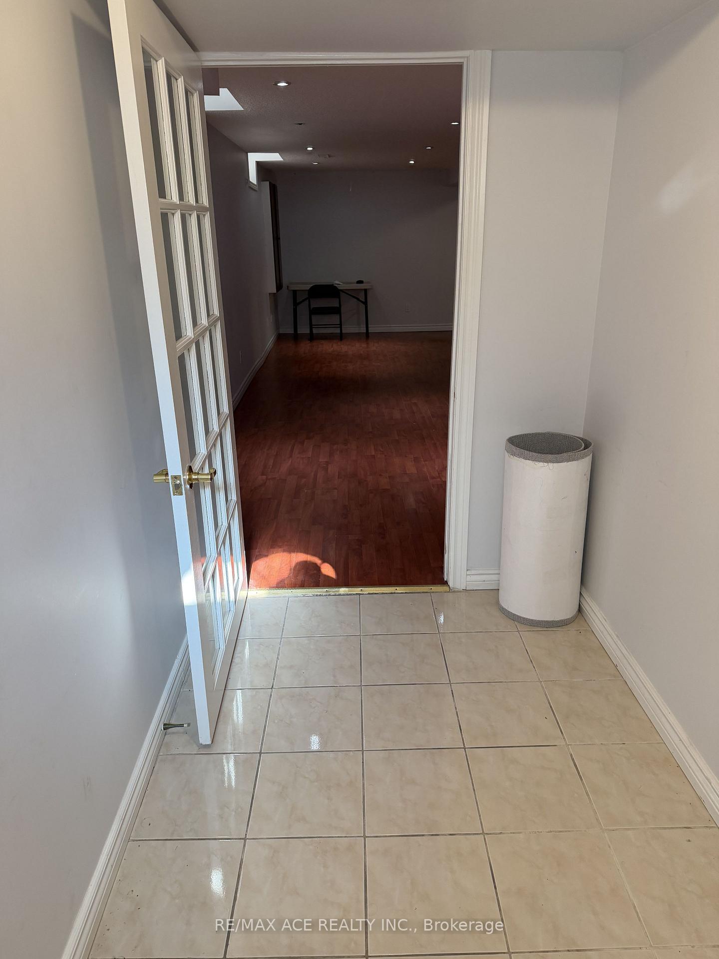 Photo 3 of Unit Basement, 192 Featherstone Avenue, Markham, Middlefield — HOMEH