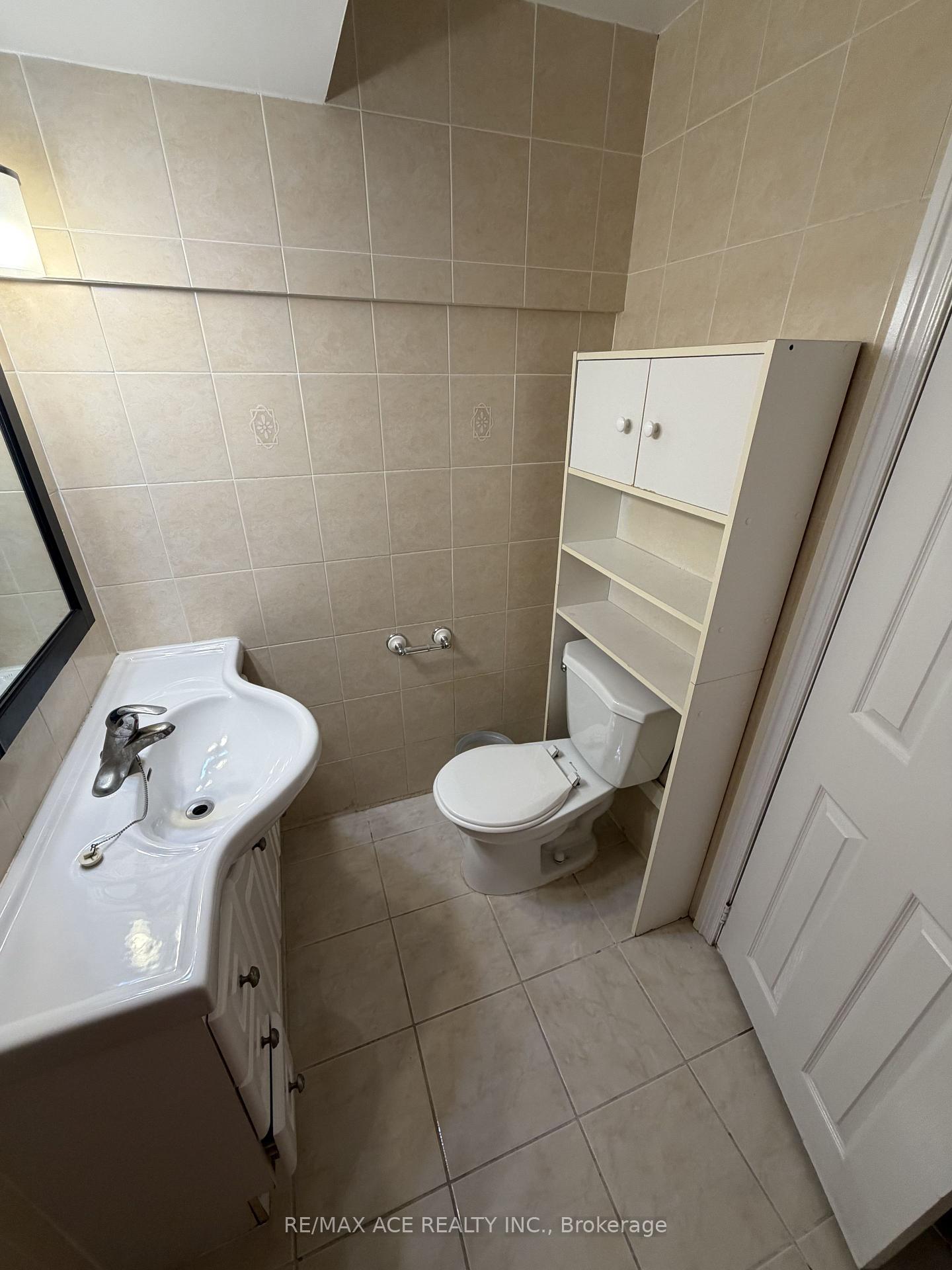 Photo 11 of Unit Basement, 192 Featherstone Avenue, Markham, Middlefield — HOMEH