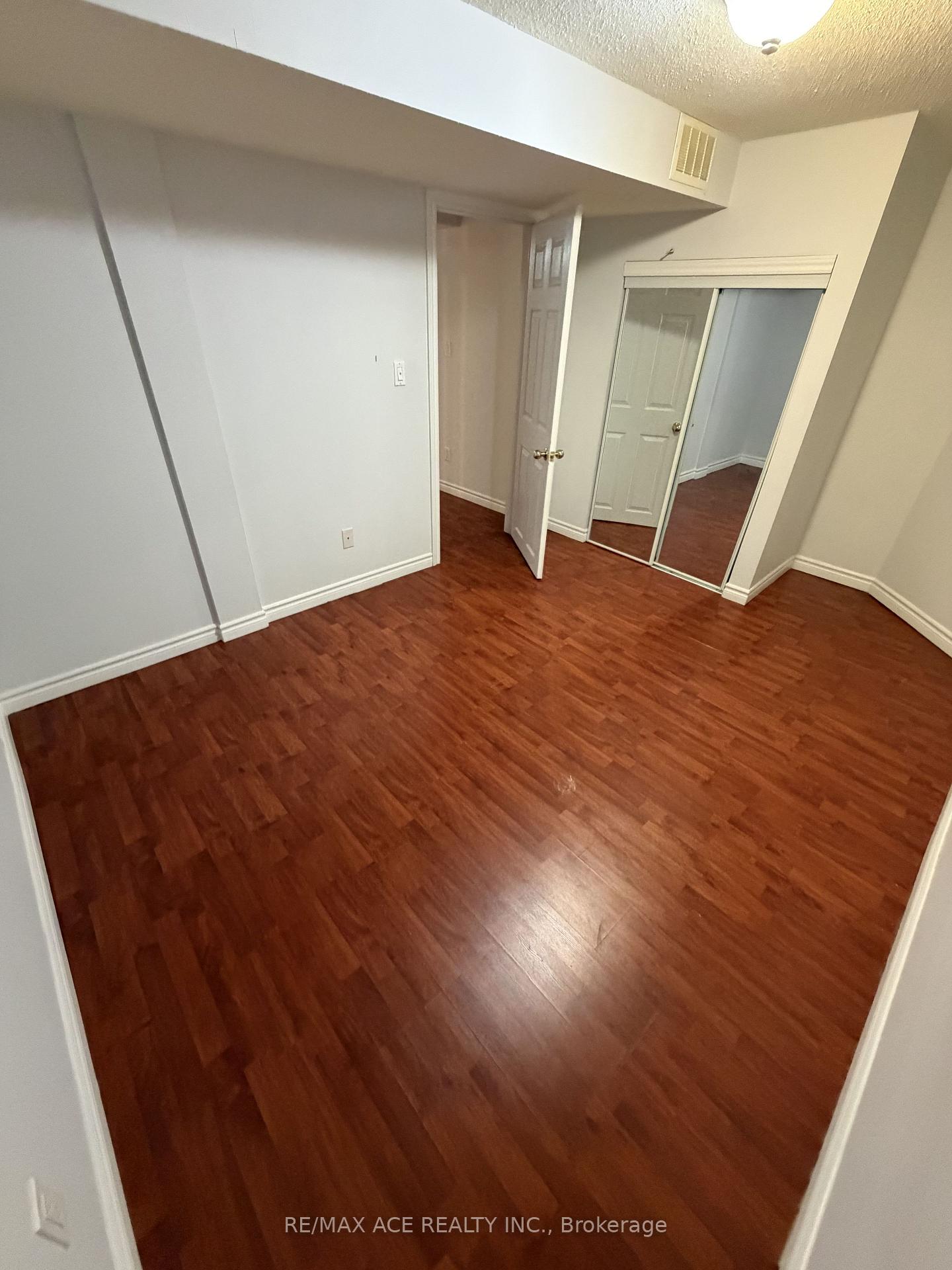 Photo 13 of Unit Basement, 192 Featherstone Avenue, Markham, Middlefield — HOMEH