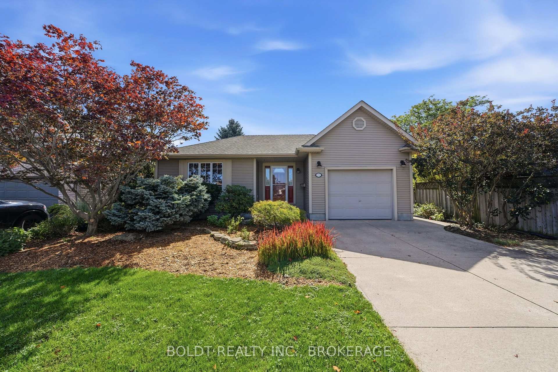 Photo 1 of 255 Sullivan Avenue, Thorold, Confederation Heights — HOMEH