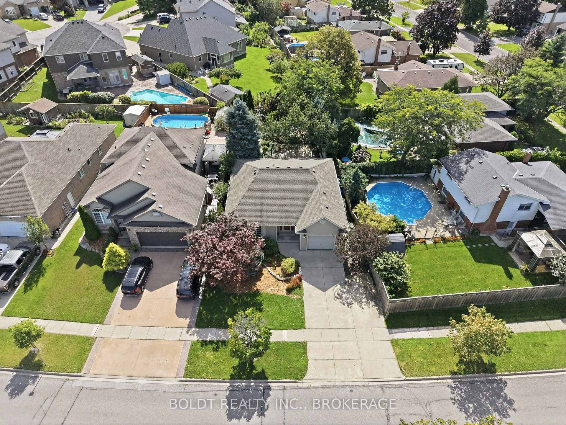 Photo 3 of 255 Sullivan Avenue, Thorold, Confederation Heights — HOMEH