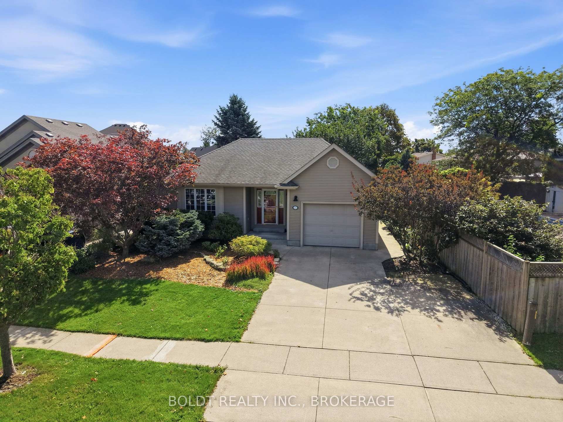 Photo 5 of 255 Sullivan Avenue, Thorold, Confederation Heights — HOMEH
