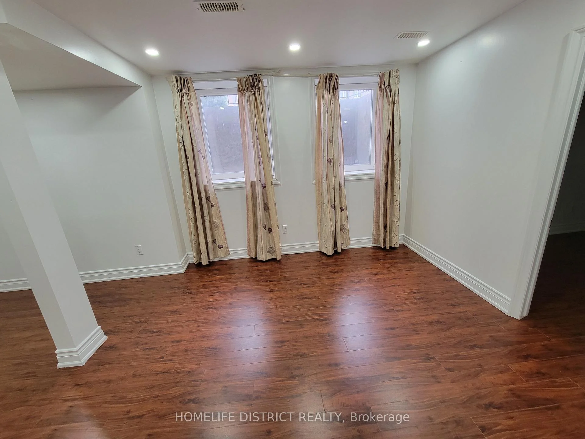 Photo 5 of 1 Netherway Crescent, Ajax, Northwest Ajax — HOMEH