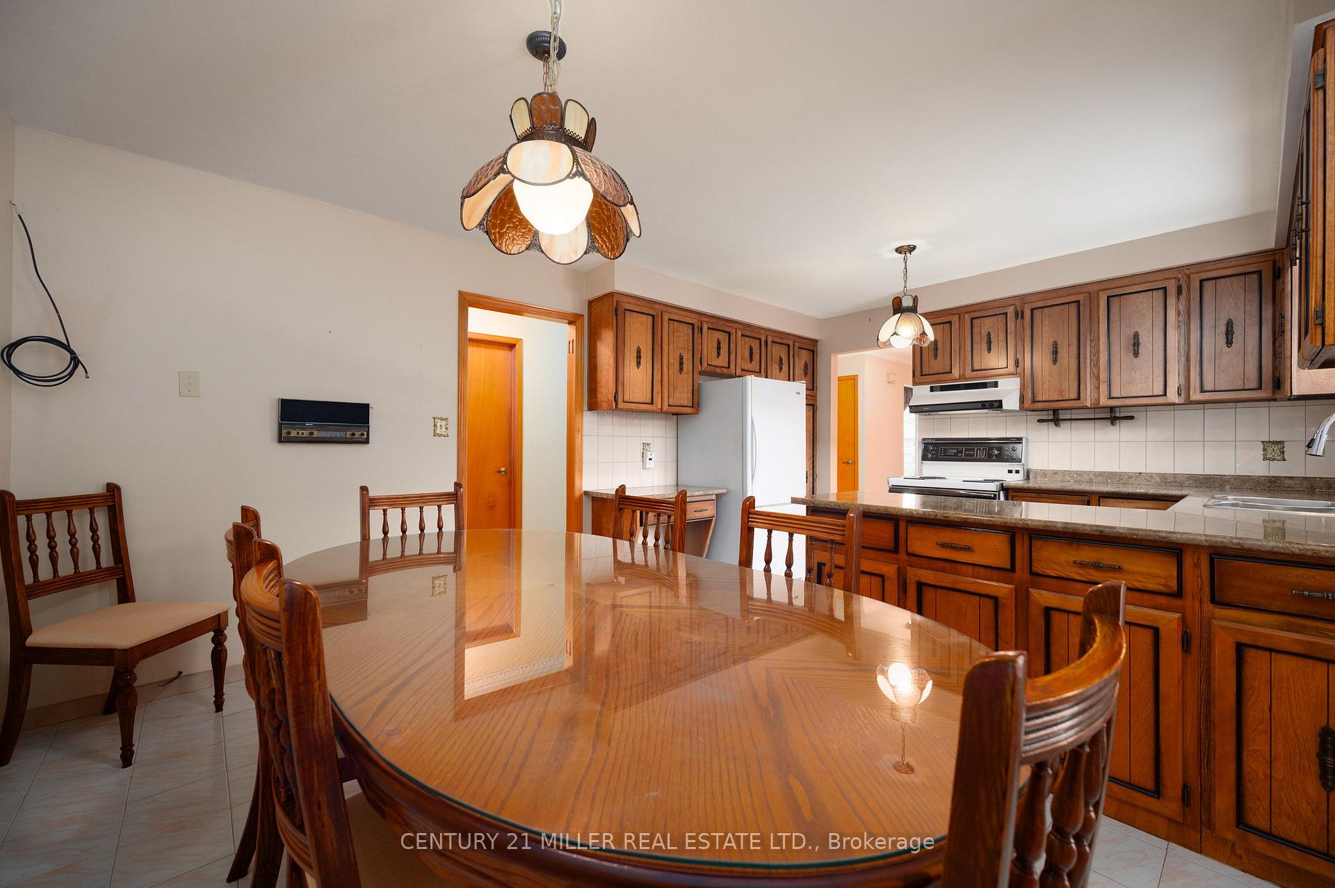 Photo 10 of 3478 Palgrave Road, Mississauga, Fairview — HOMEH