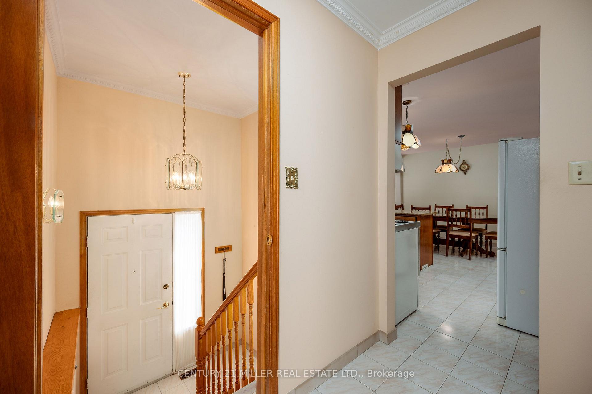 Photo 14 of 3478 Palgrave Road, Mississauga, Fairview — HOMEH