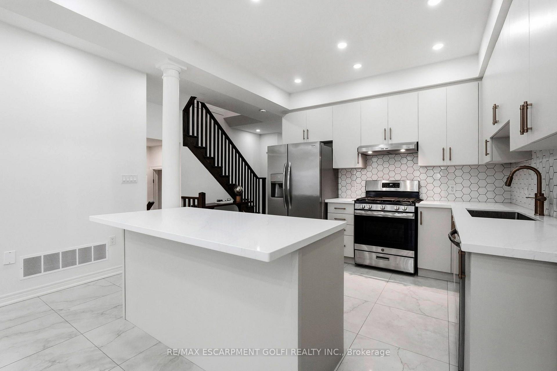 Photo 4 of 87 Rockledge Drive, Hamilton, Stoney Creek Industrial — HOMEH