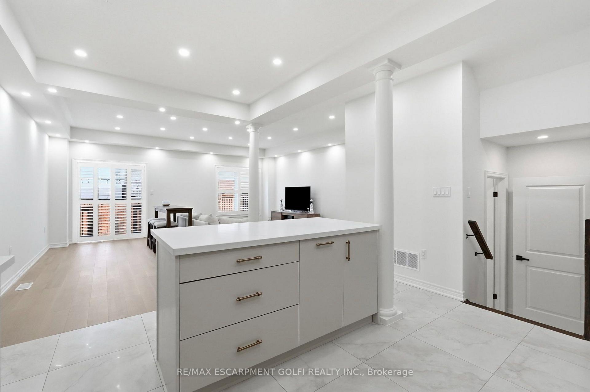 Photo 7 of 87 Rockledge Drive, Hamilton, Stoney Creek Industrial — HOMEH