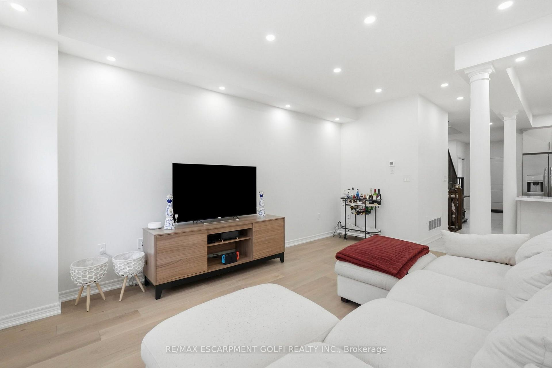 Photo 9 of 87 Rockledge Drive, Hamilton, Stoney Creek Industrial — HOMEH