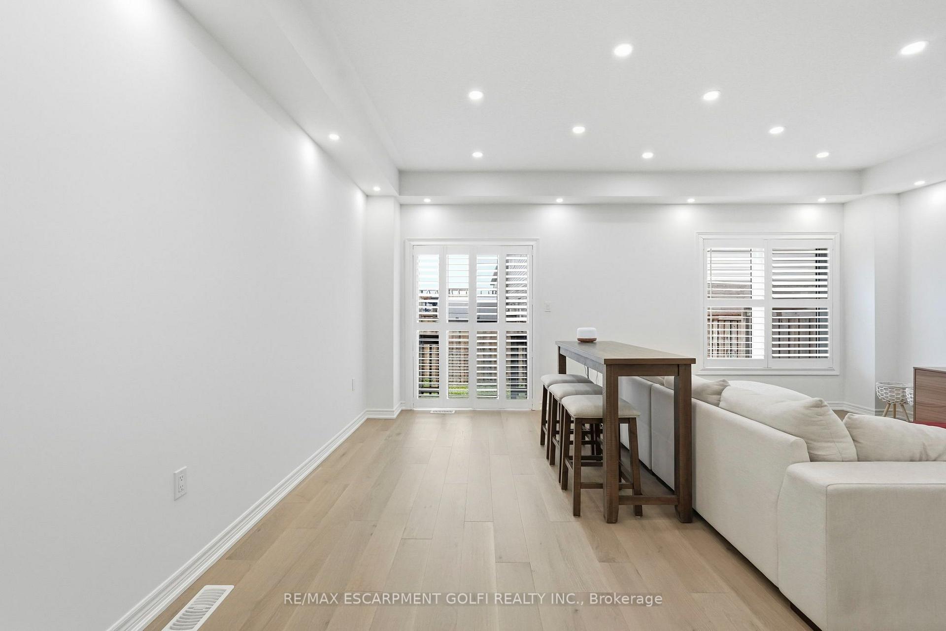 Photo 11 of 87 Rockledge Drive, Hamilton, Stoney Creek Industrial — HOMEH