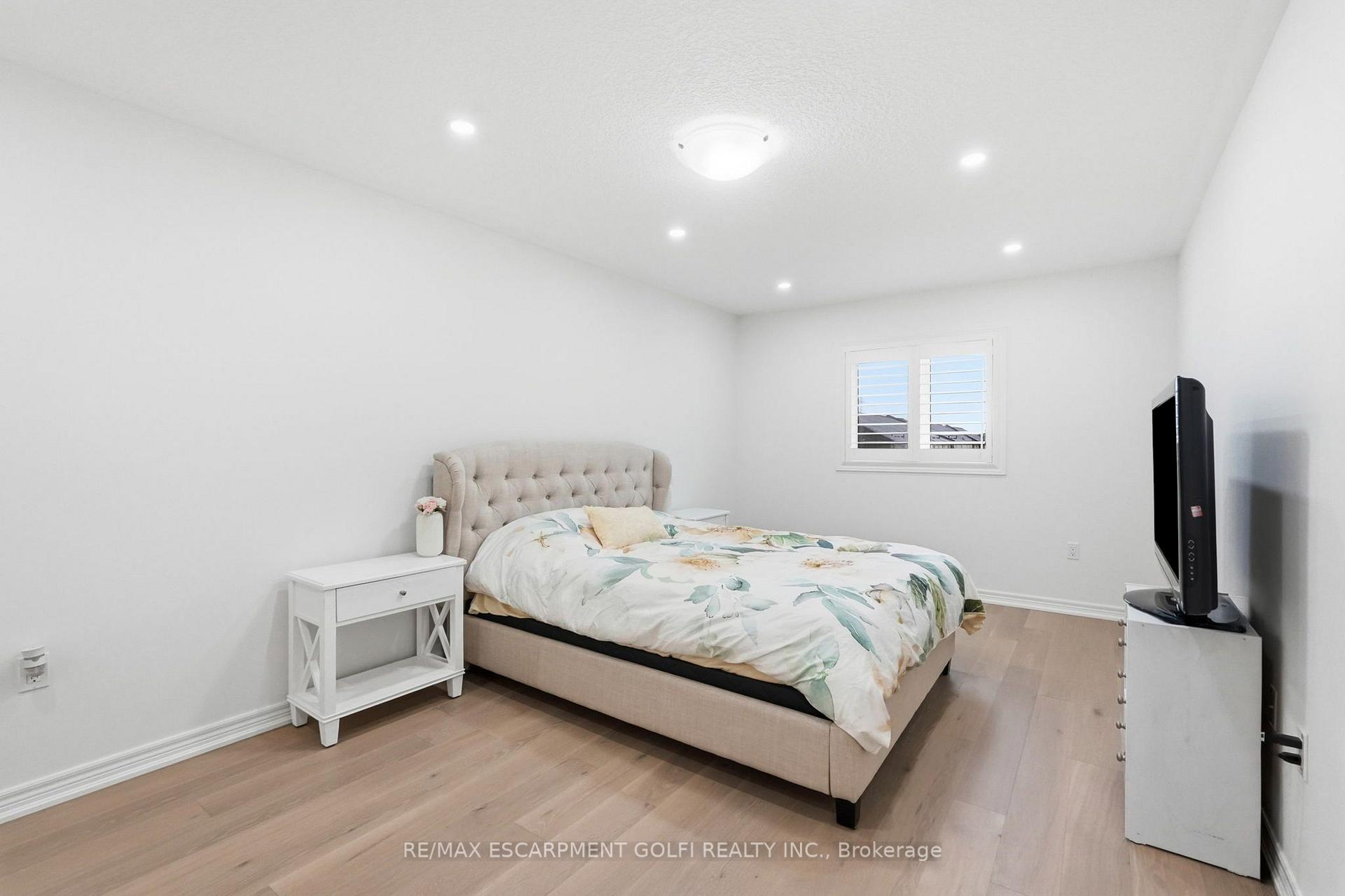 Photo 17 of 87 Rockledge Drive, Hamilton, Stoney Creek Industrial — HOMEH