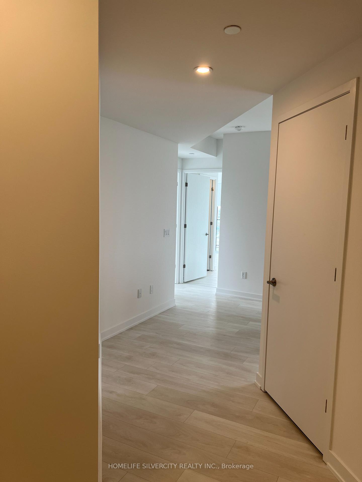 Photo 14 of Unit 1505, 8 Tippett Road, North York, Clanton Park — HOMEH